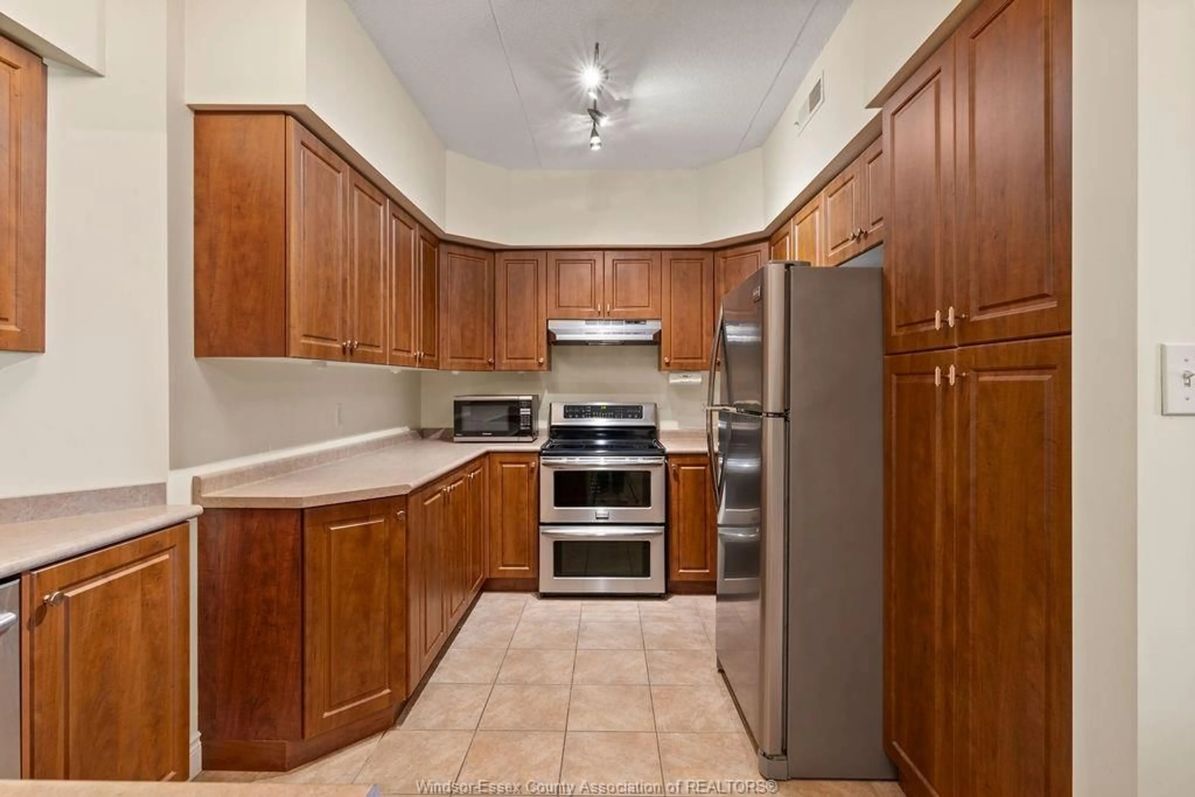 Standard kitchen, unknown for 200 MANNING #506, Tecumseh Ontario N8N 0A8