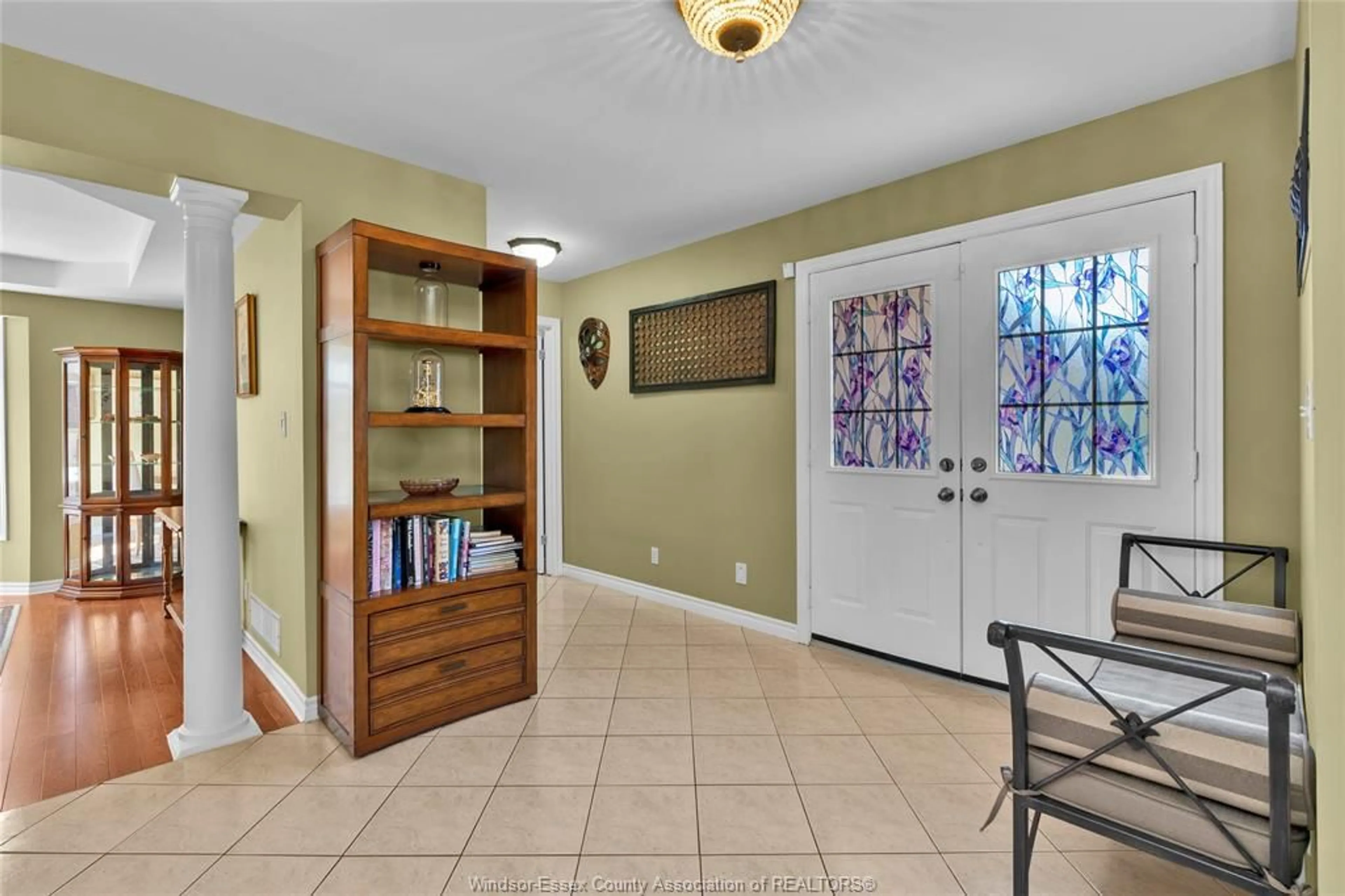 Indoor entryway for 144 SHADY SPRING Cres, Lakeshore Ontario N9K 1E7