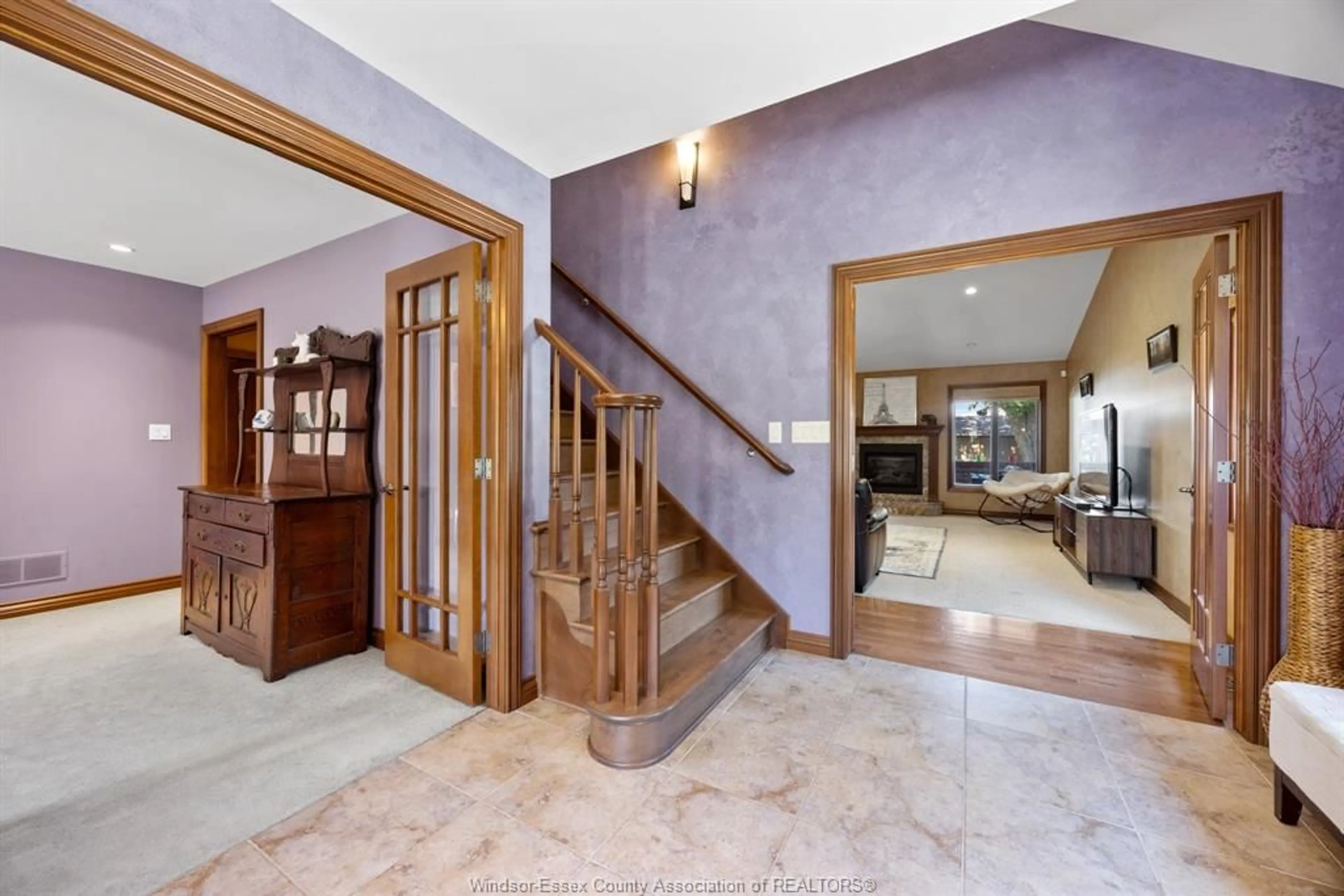 Indoor foyer for 1820 GRAND MARAIS ROAD E, Windsor Ontario N8W 1W2