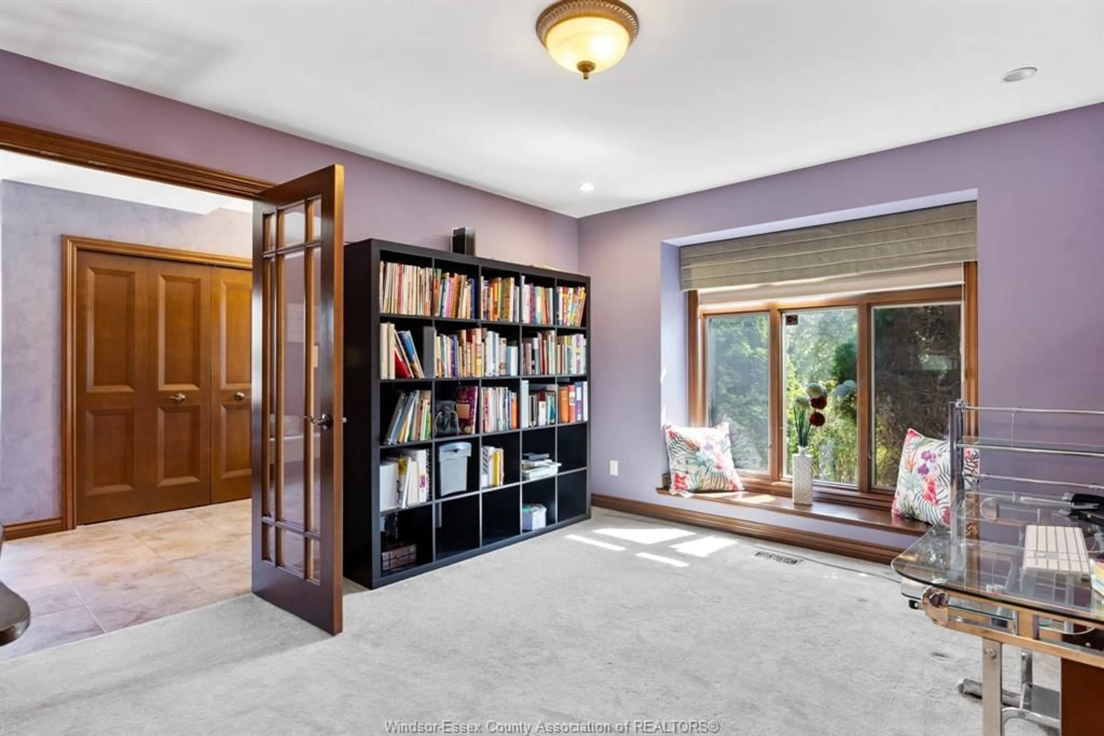 Indoor entryway for 1820 GRAND MARAIS ROAD E, Windsor Ontario N8W 1W2