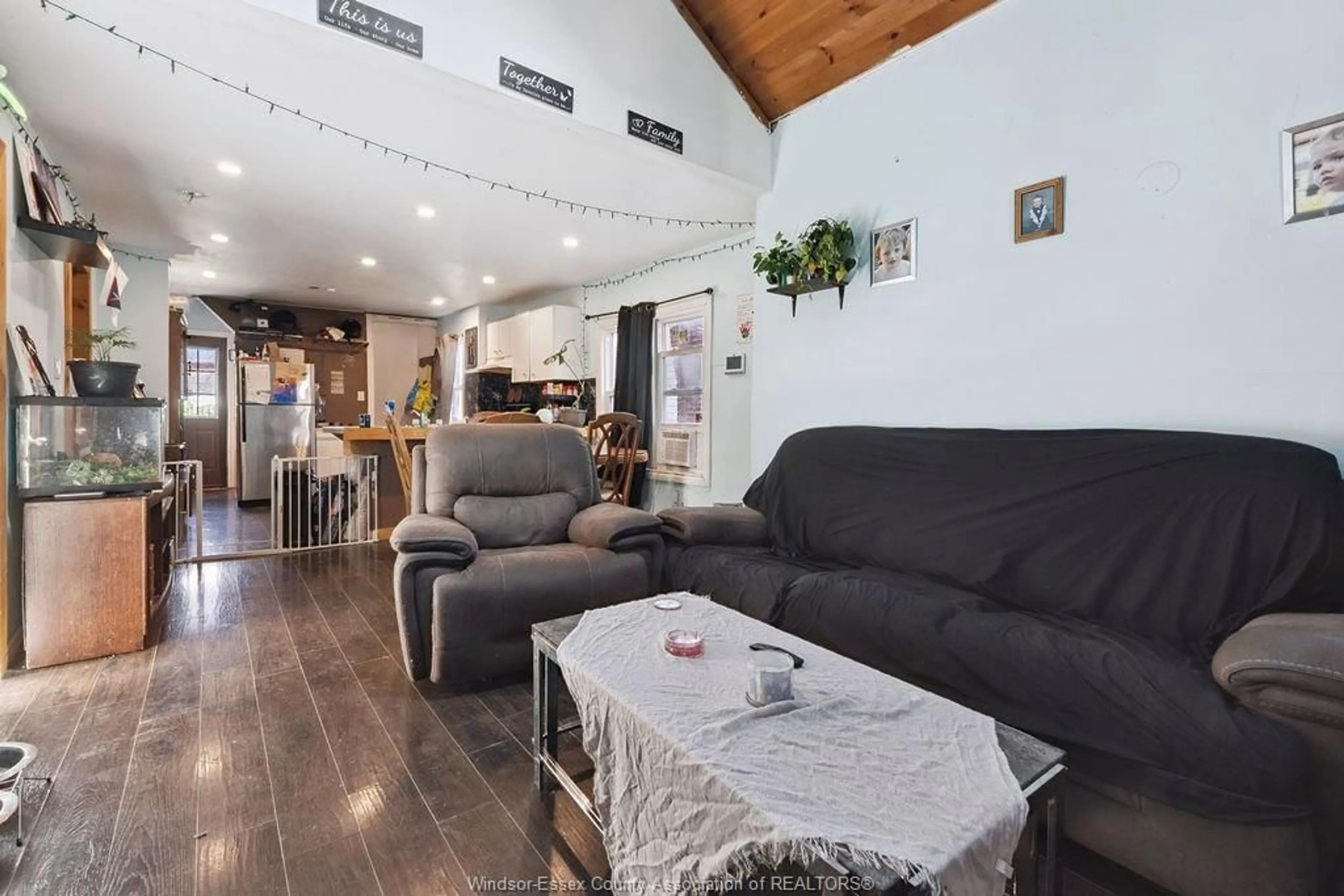 Living room with furniture, unknown for 1030 OAK St, Windsor Ontario N9A 5G4
