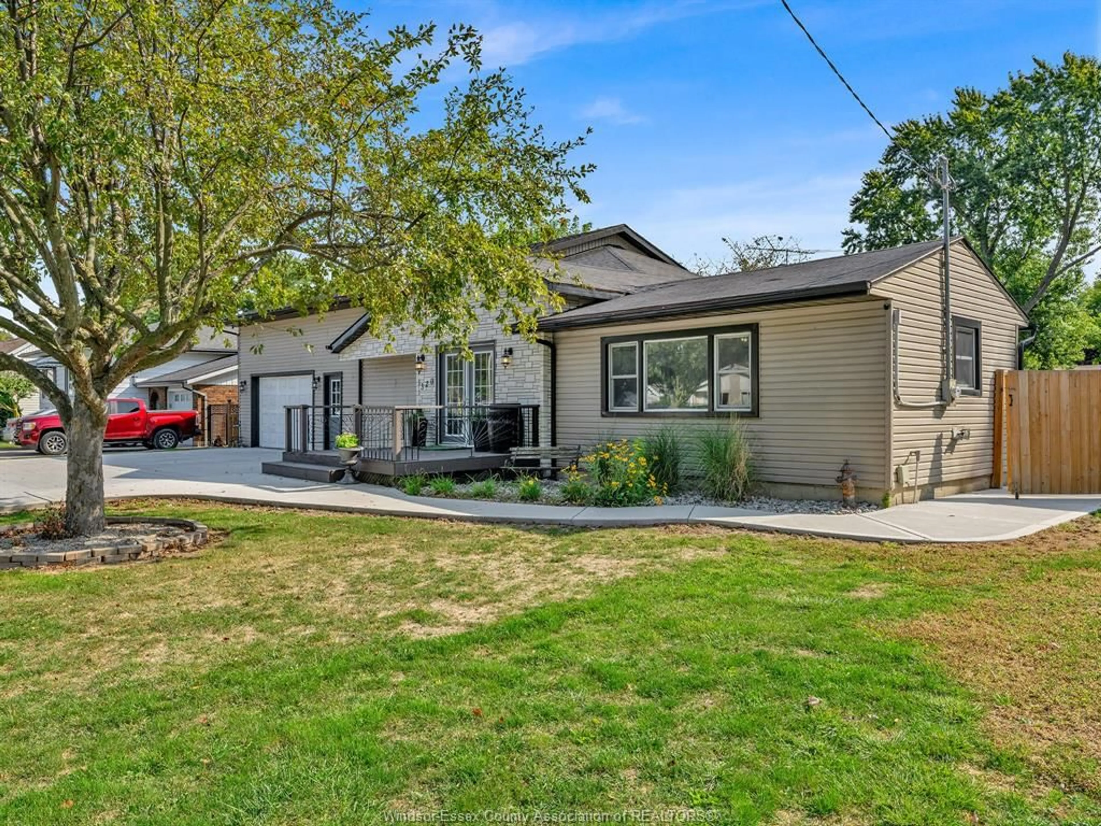 Unknown for 320 MAPLE St, Stoney Point Ontario N0R 1N0