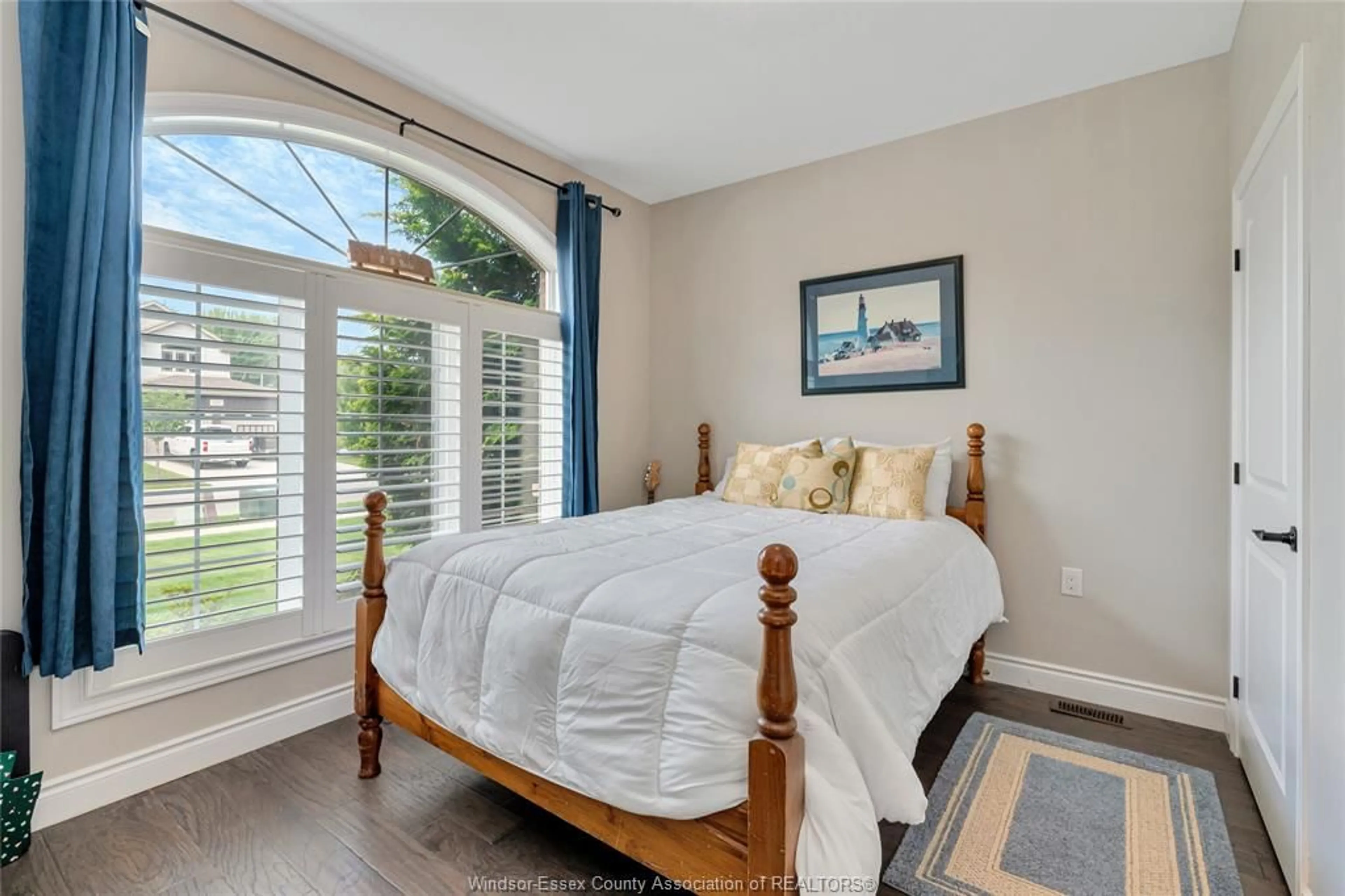 Bedroom with bed, unknown for 640 DONLON, LaSalle Ontario N9J 3Y4
