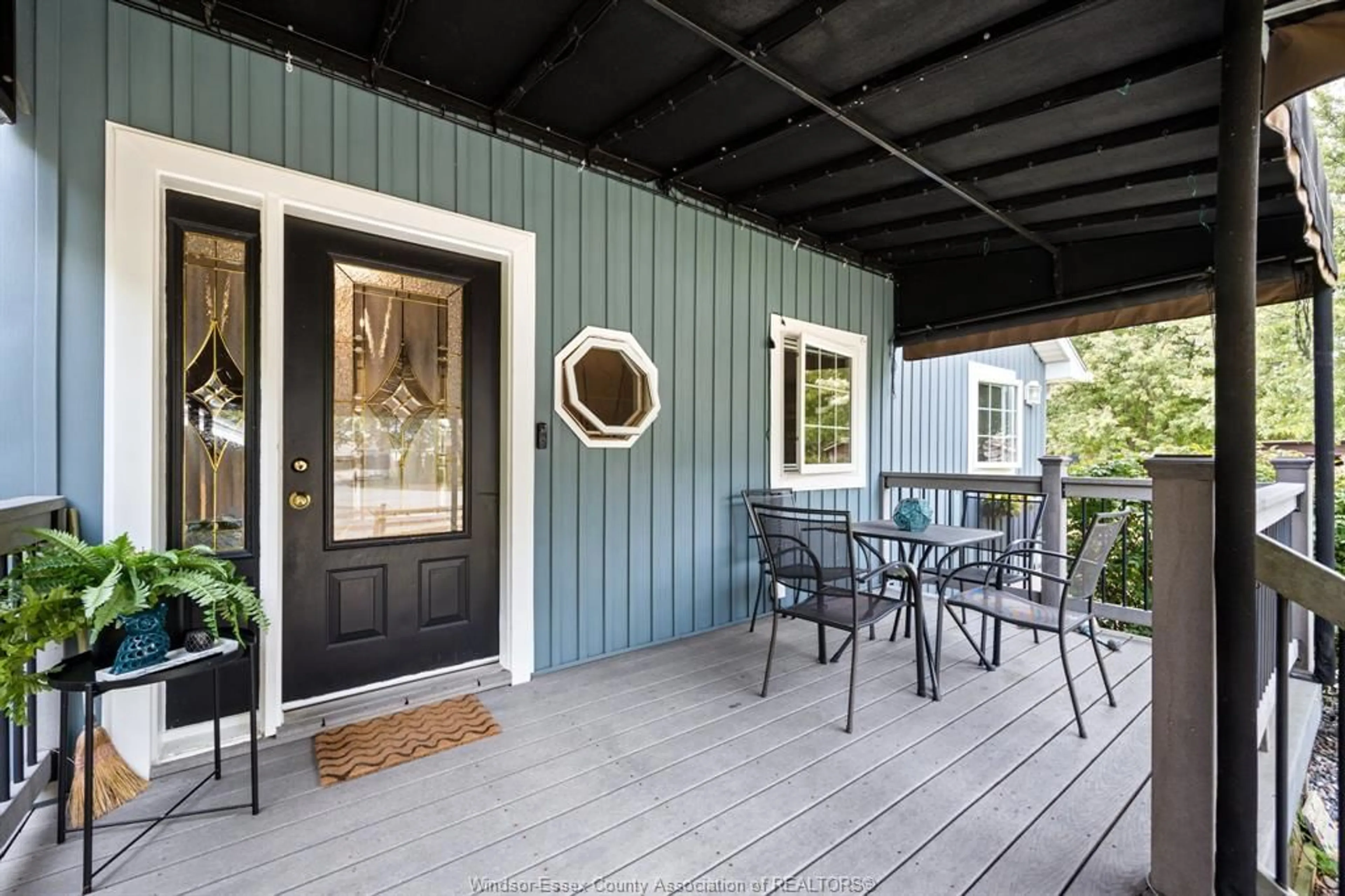 Patio, street for 1955 CHELSEA Cres, Kingsville Ontario N9Y 3X4