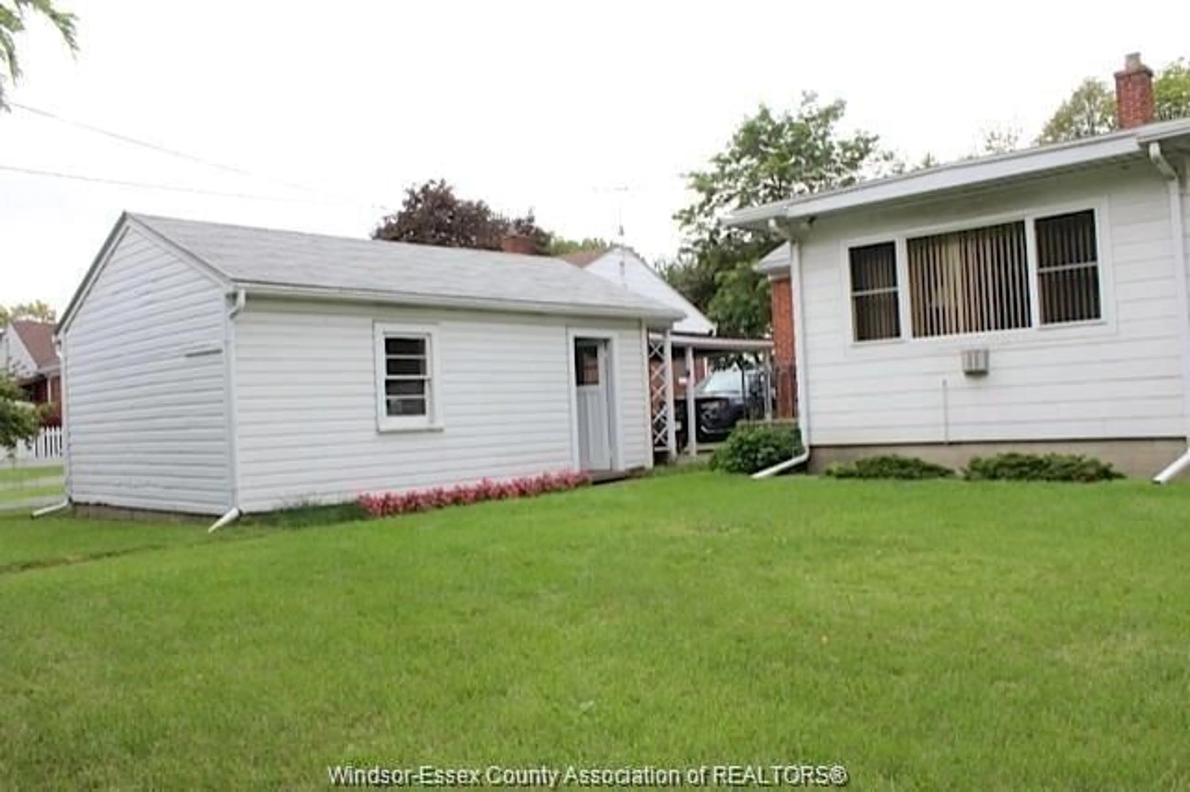 Unknown for 2724 DOMINION BLVD, Windsor Ontario N9E 2M6