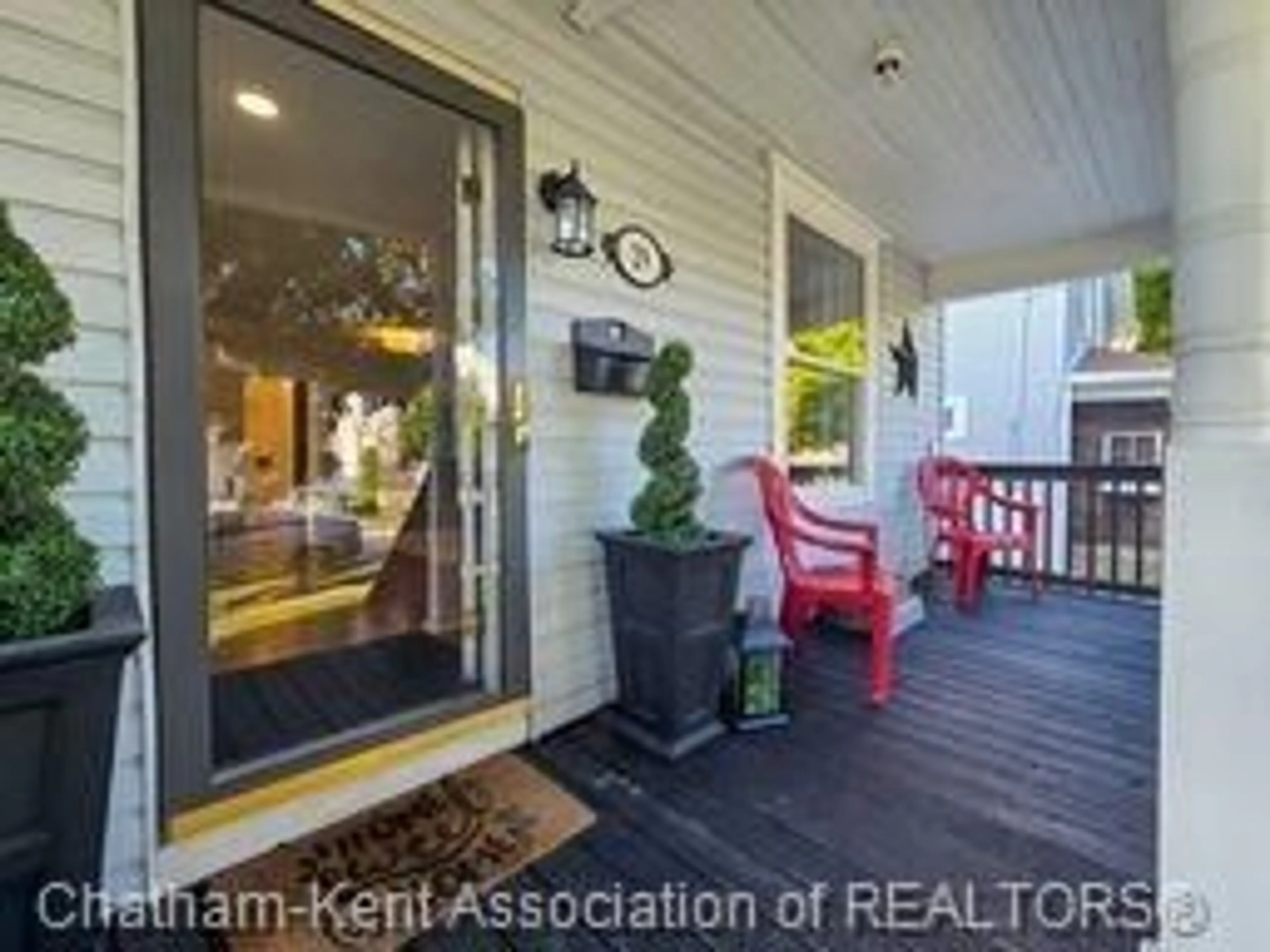 Indoor entryway for 29 PATTESON Ave, Chatham Ontario N7M 1T4