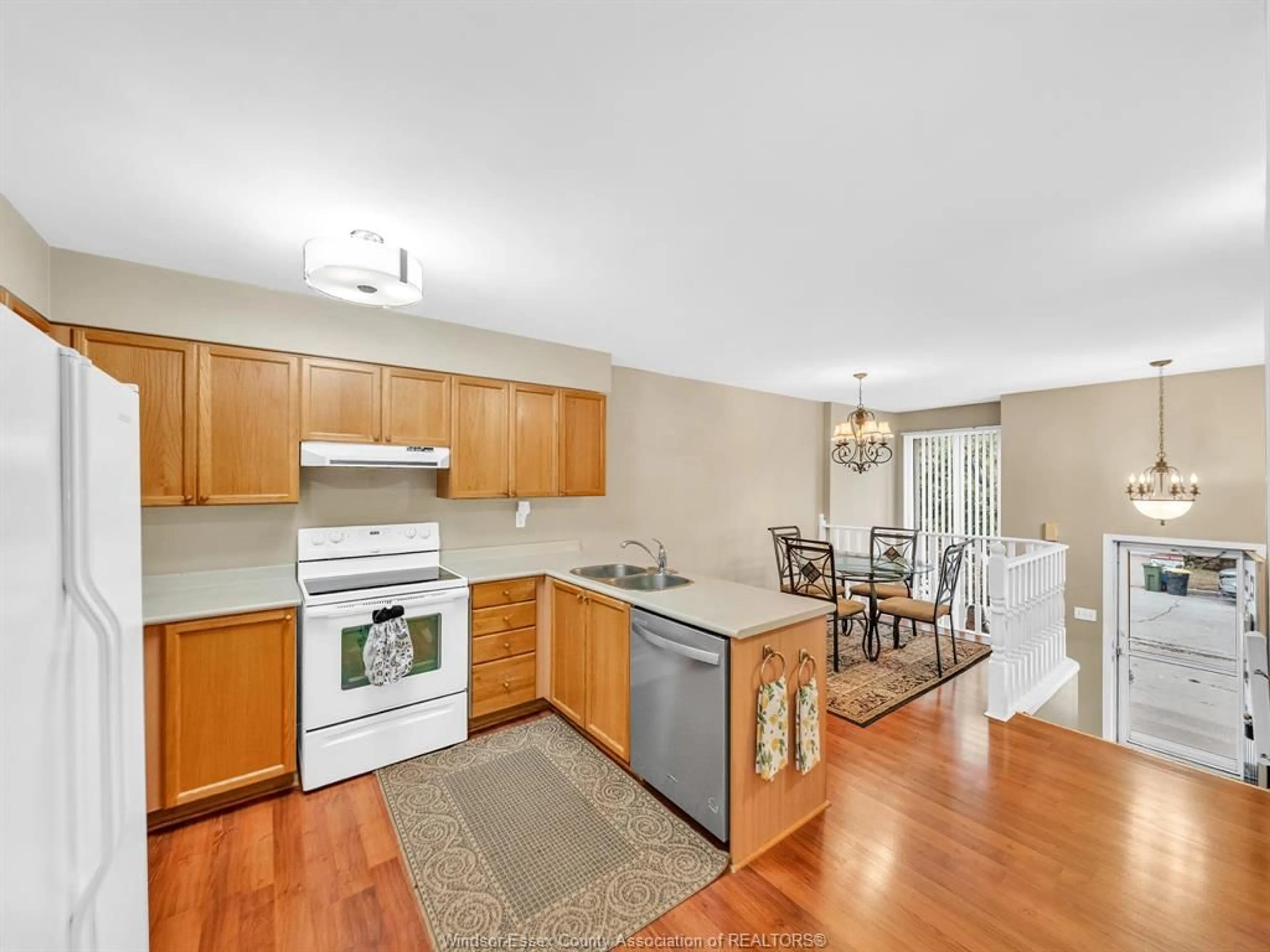 Open concept kitchen, unknown for 1407 Mickaila Cres, Tecumseh Ontario N8N 4Z2