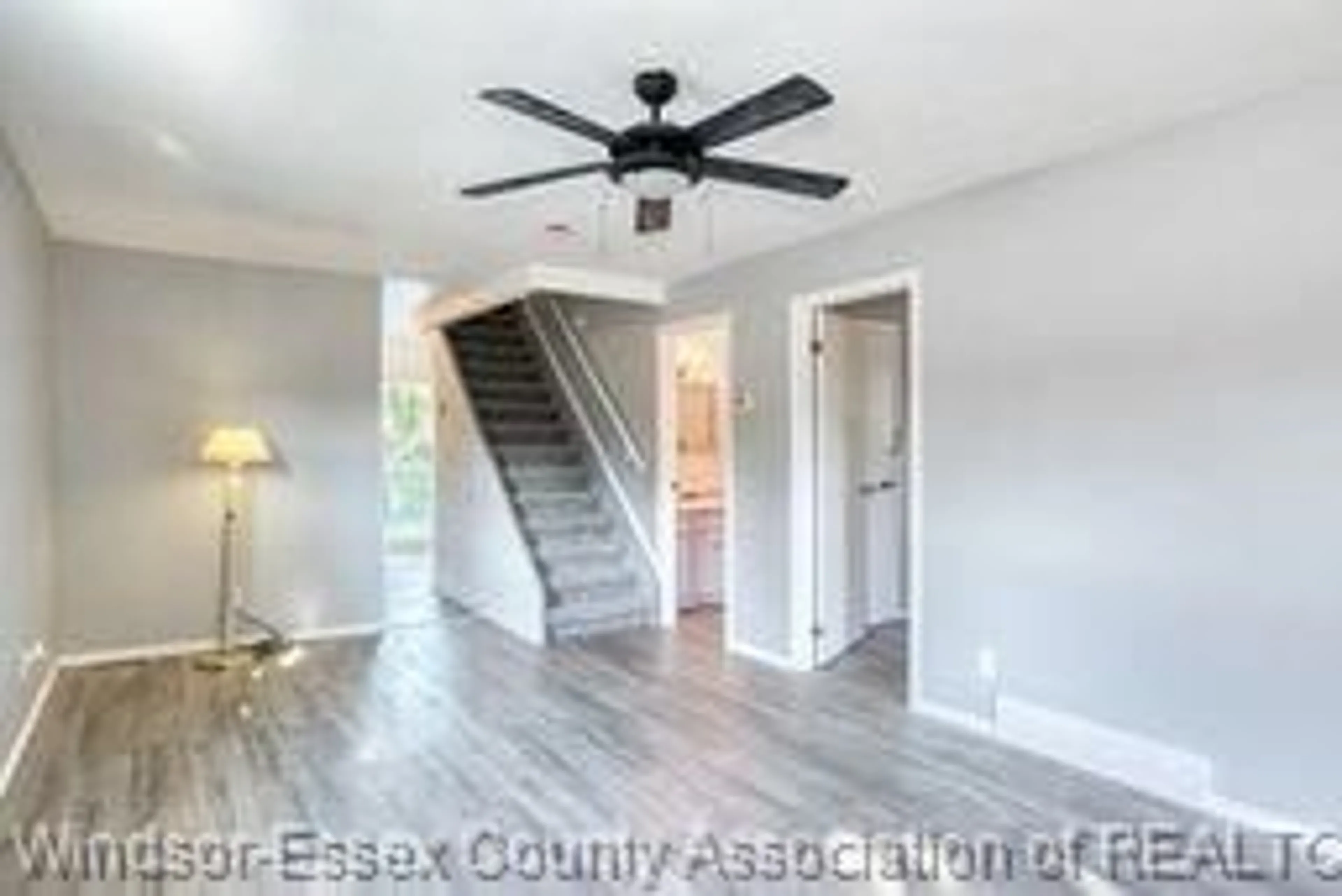 Indoor entryway for 139 Crystal Lane, Harrow Ontario N0R 1G0