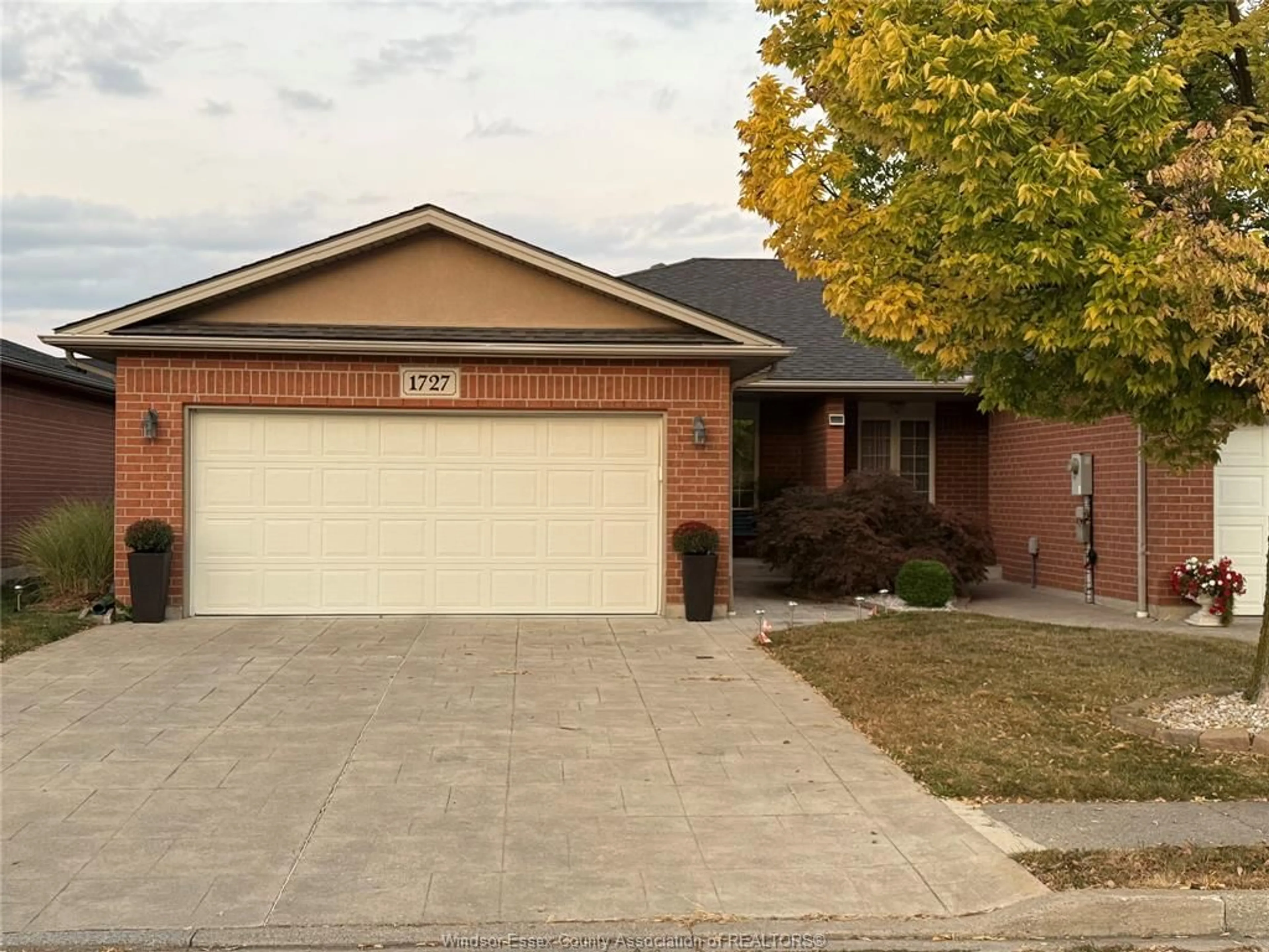 Home with brick exterior material, street for 1727 Luxury Ave Ave, Windsor Ontario N8P 1T2