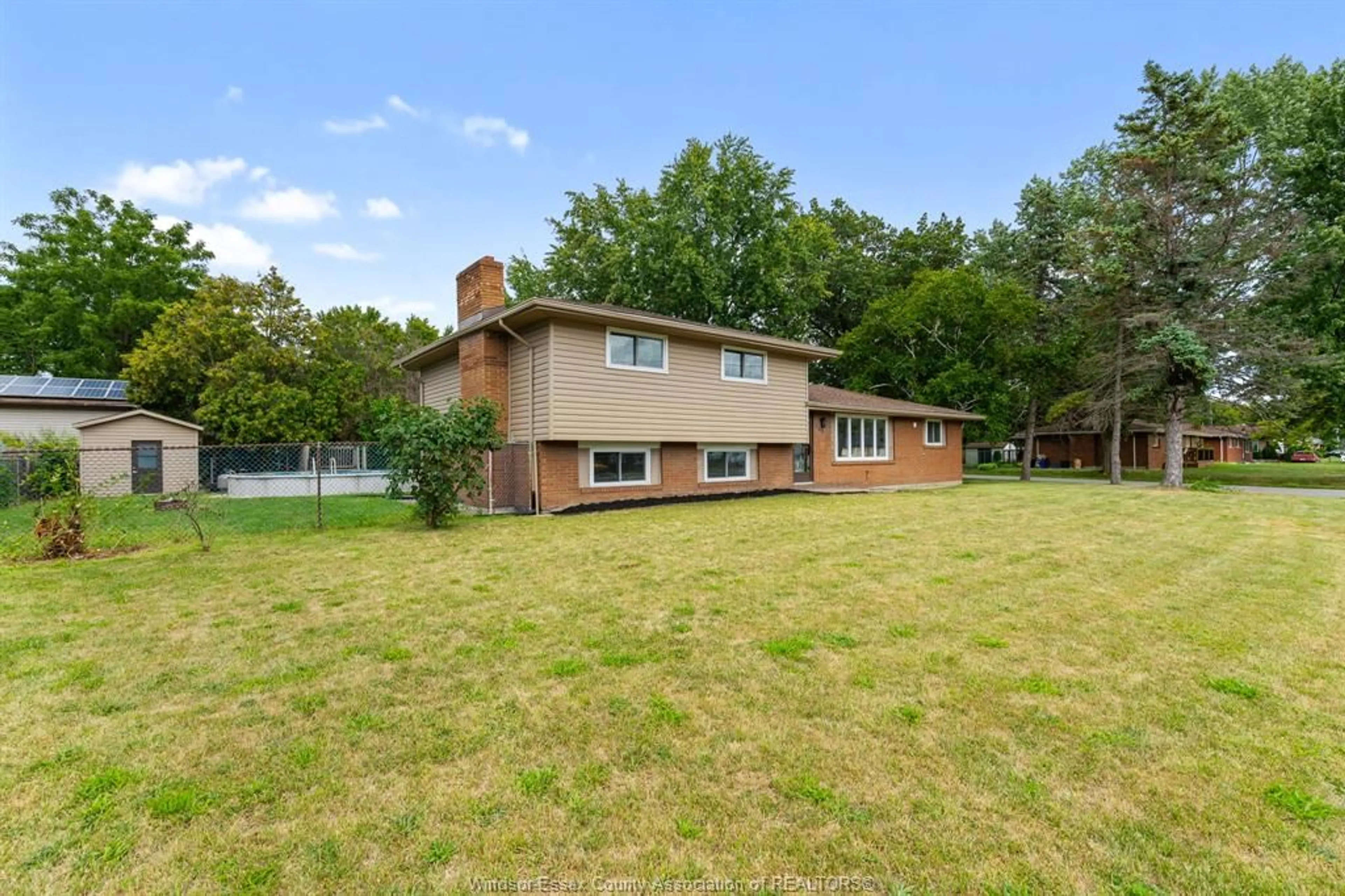 A pic from outside/outdoor area/front of a property/back of a property/a pic from drone, unknown for 380 HIGHWAY 18, LaSalle Ontario N9J 1Z7
