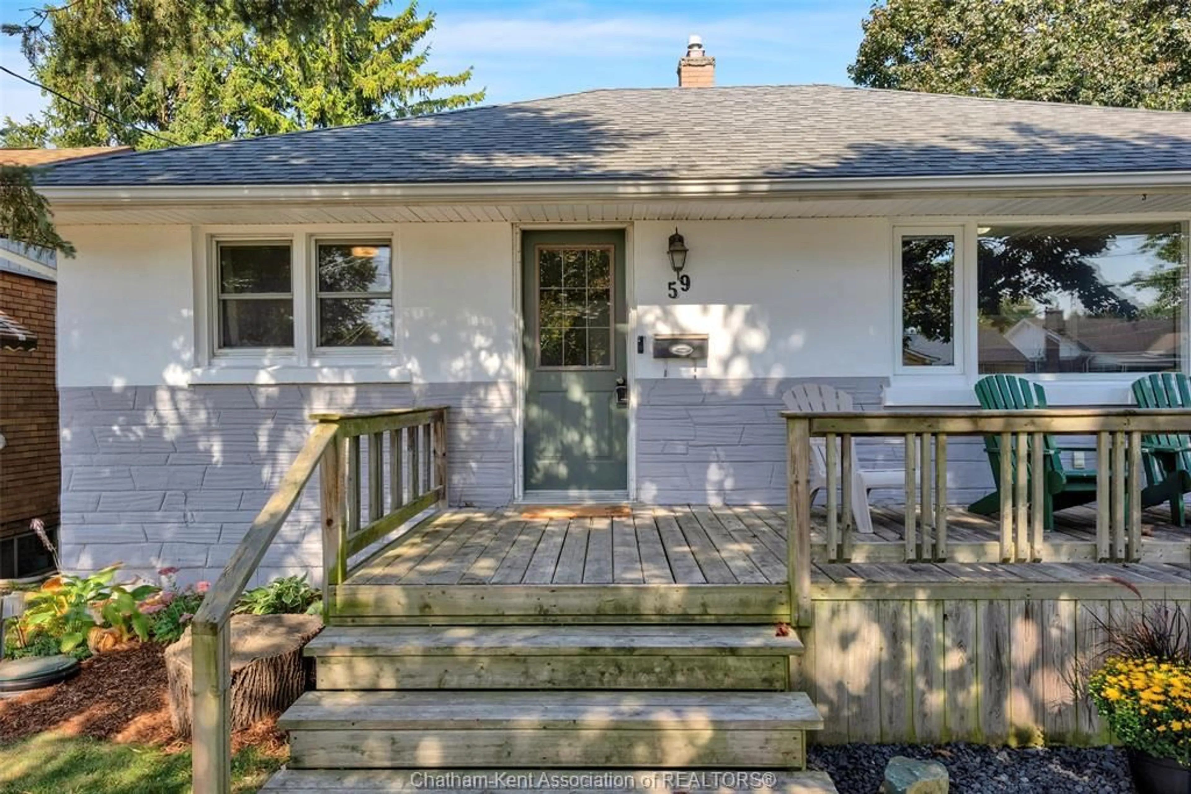 Home with vinyl exterior material, unknown for 59 EUGENIE St, Chatham Ontario N7M 3Y9