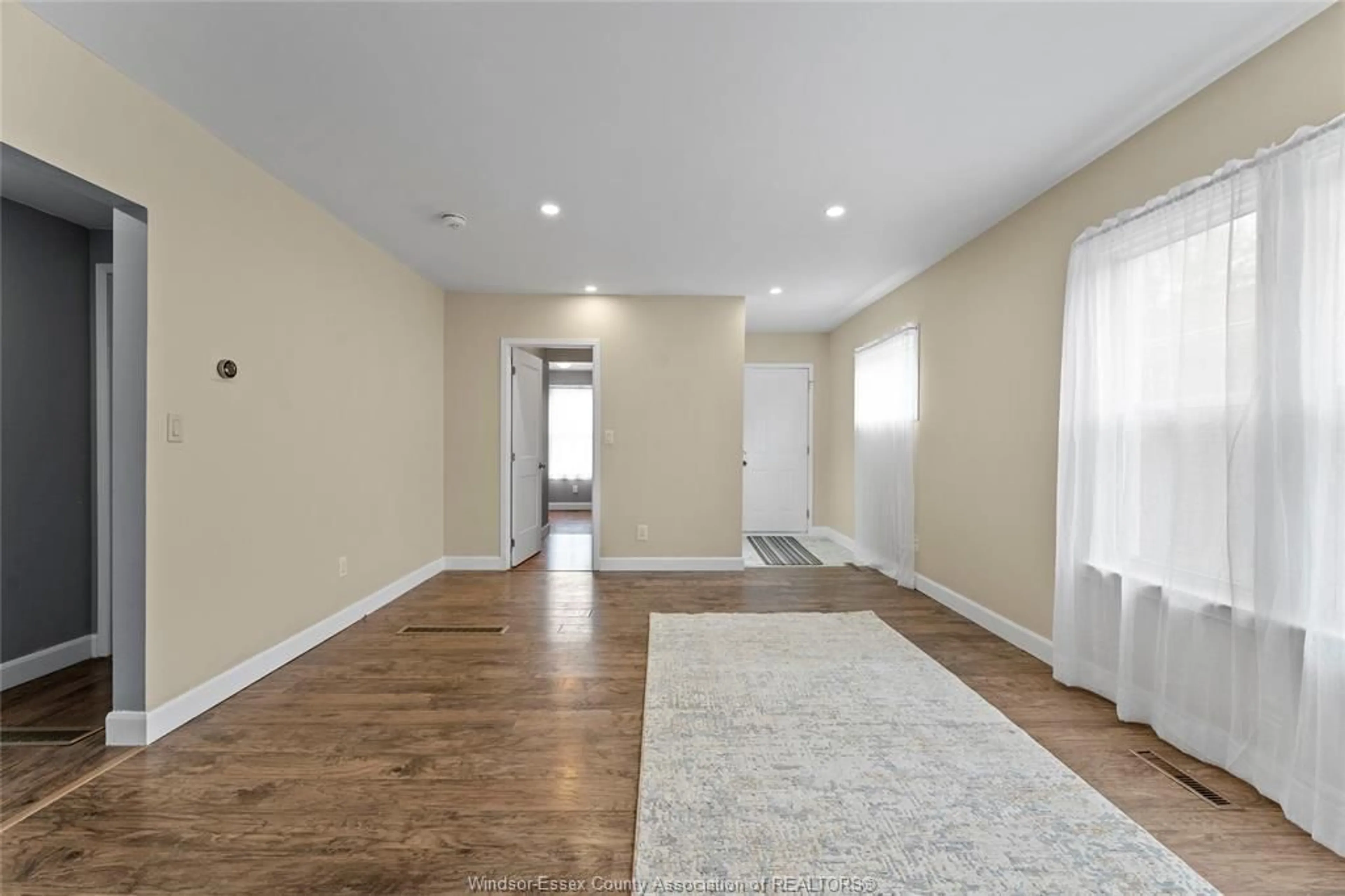 Unknown for 1115 HIGHLAND Ave, Windsor Ontario N9A 1R6