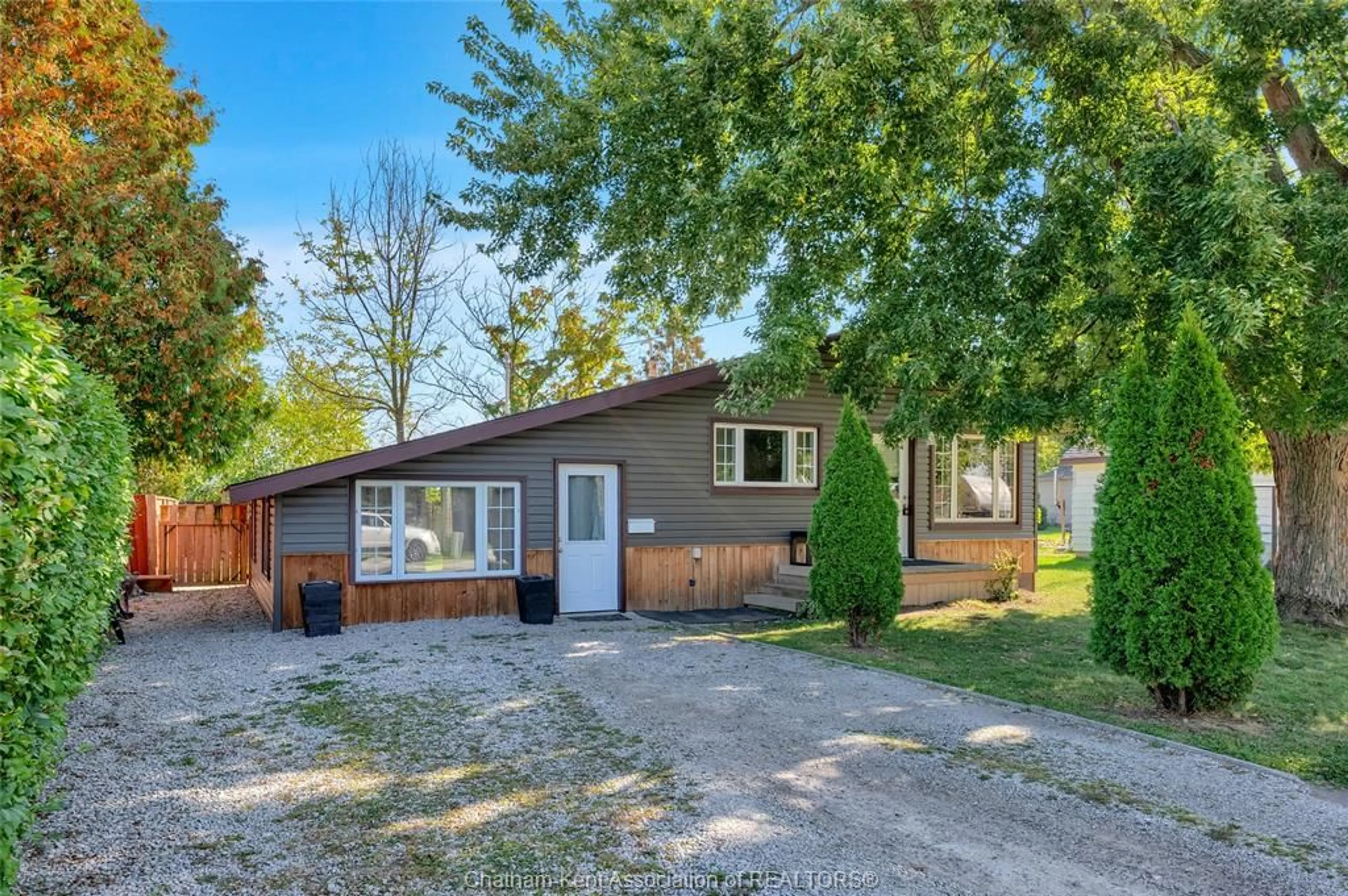 Unknown for 120 Water St, Wallaceburg Ontario N8A 2G2