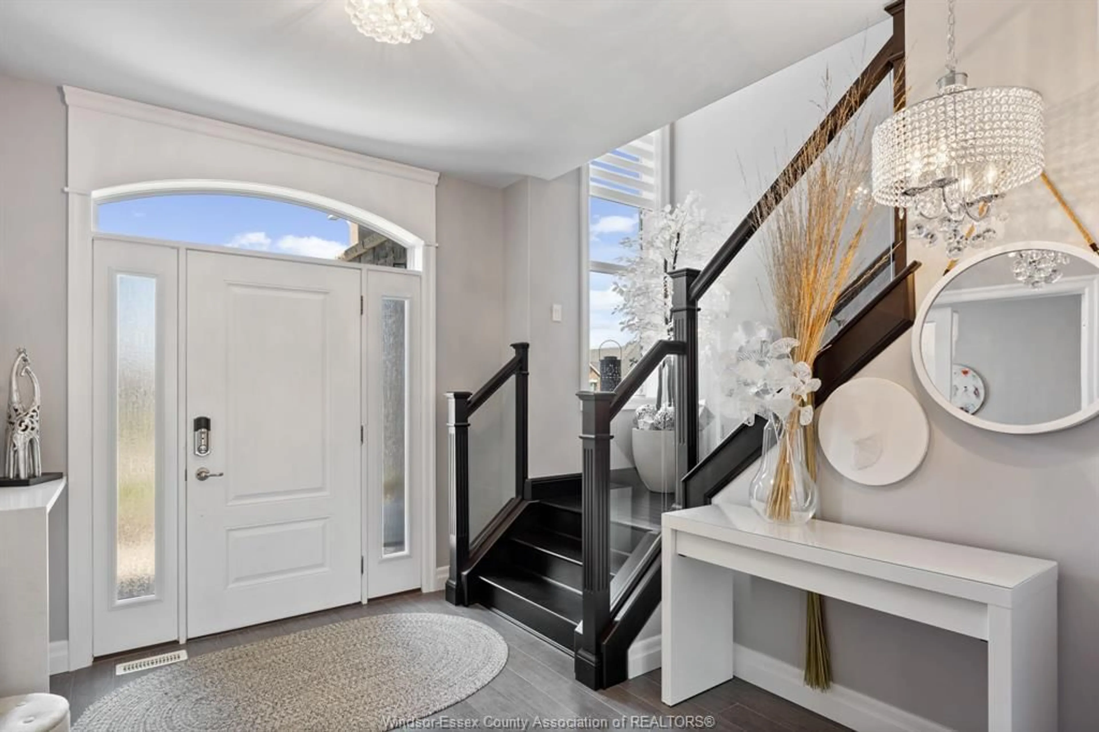 Indoor entryway for 1051 MIA ANNE St, LaSalle Ontario N9H 0C2