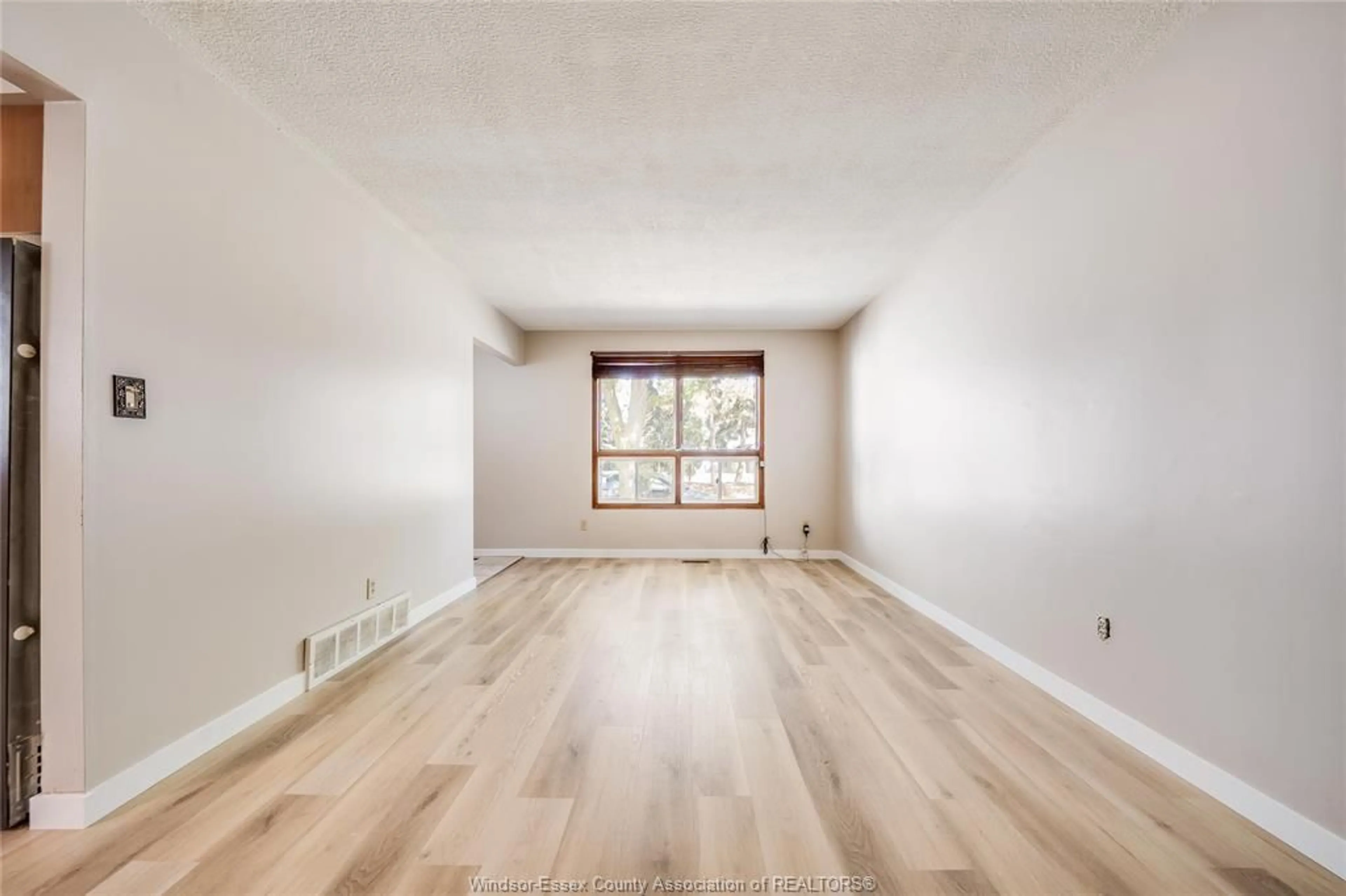 A pic of a room for 3011 JEFFERSON, Windsor Ontario N8T 3H8
