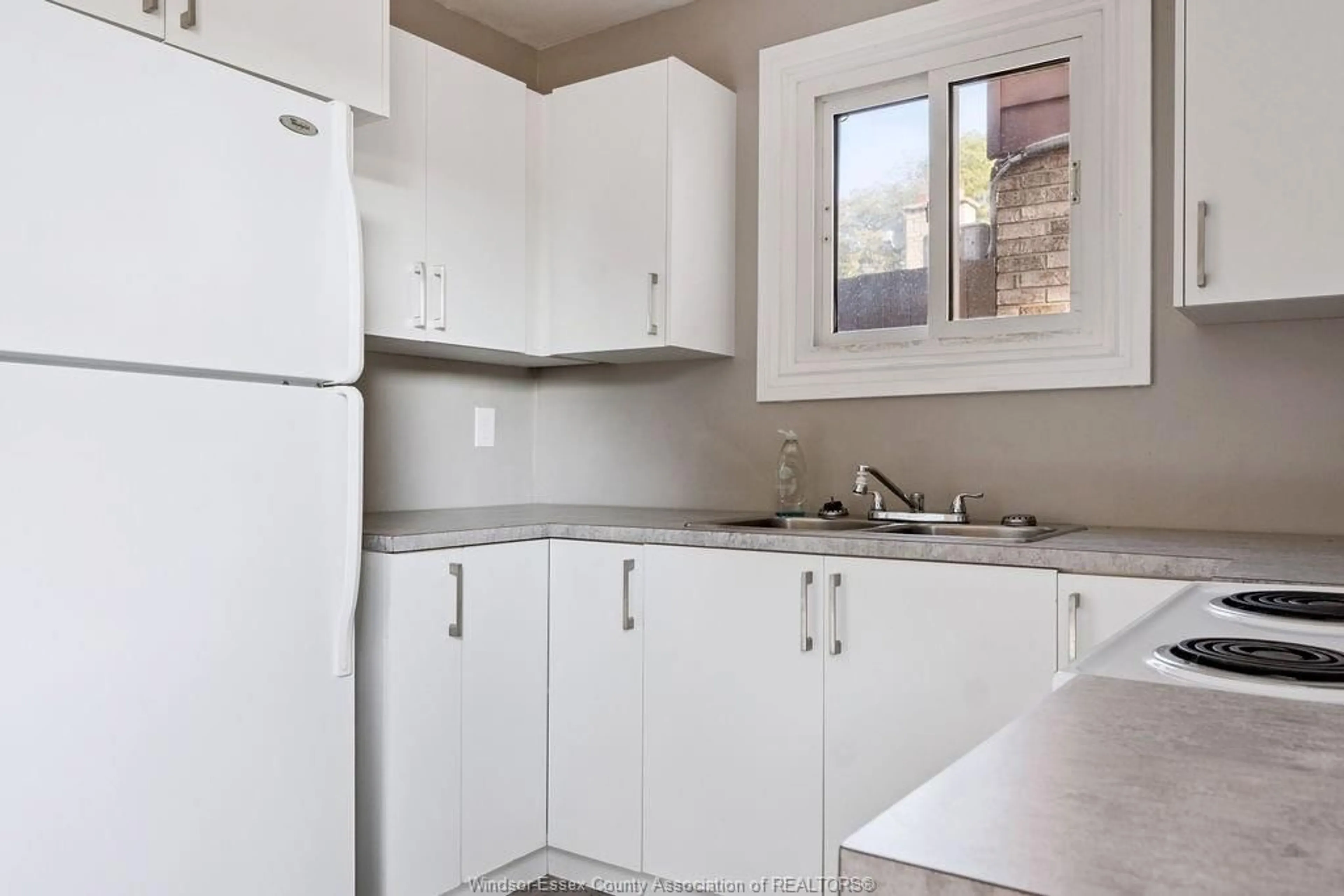 Standard kitchen, ceramic/tile floor for 1126 AIRE Pl, Windsor Ontario N8S 4G2