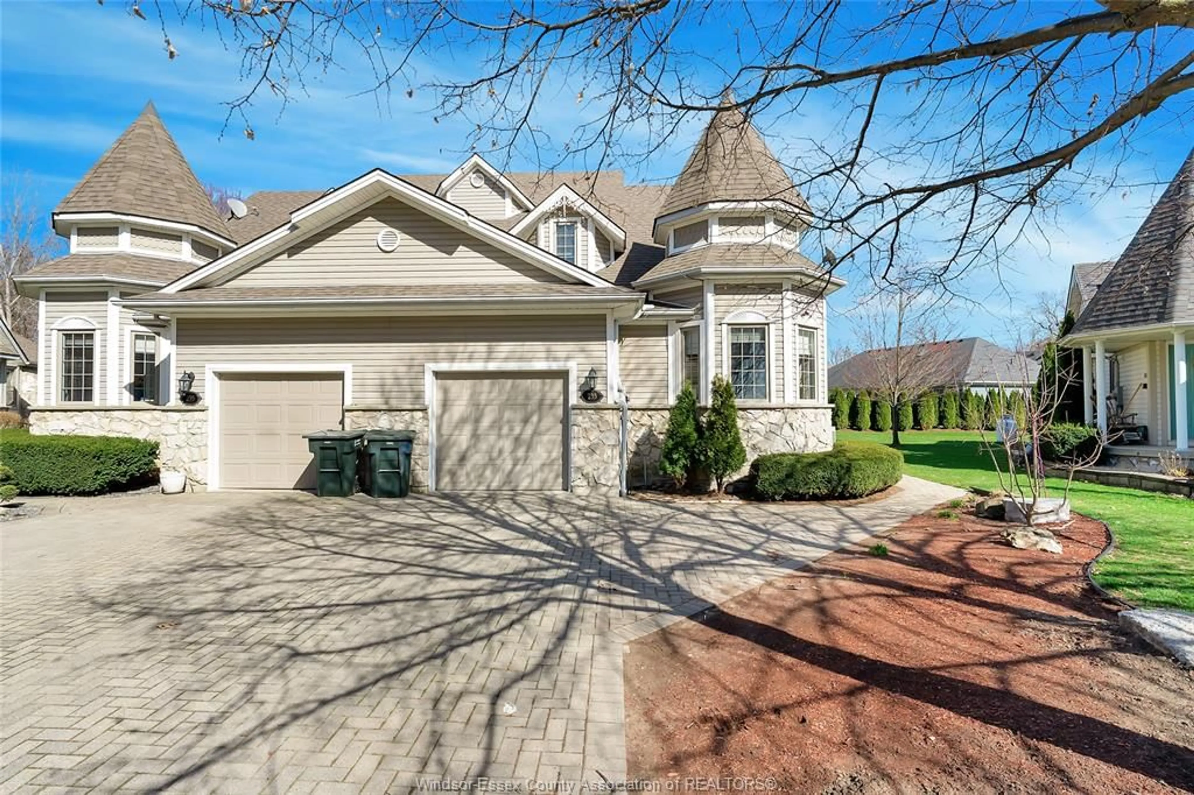 Home with brick exterior material, street for 233 CRYSTAL BAY Dr, Amherstburg Ontario N9V 4A6