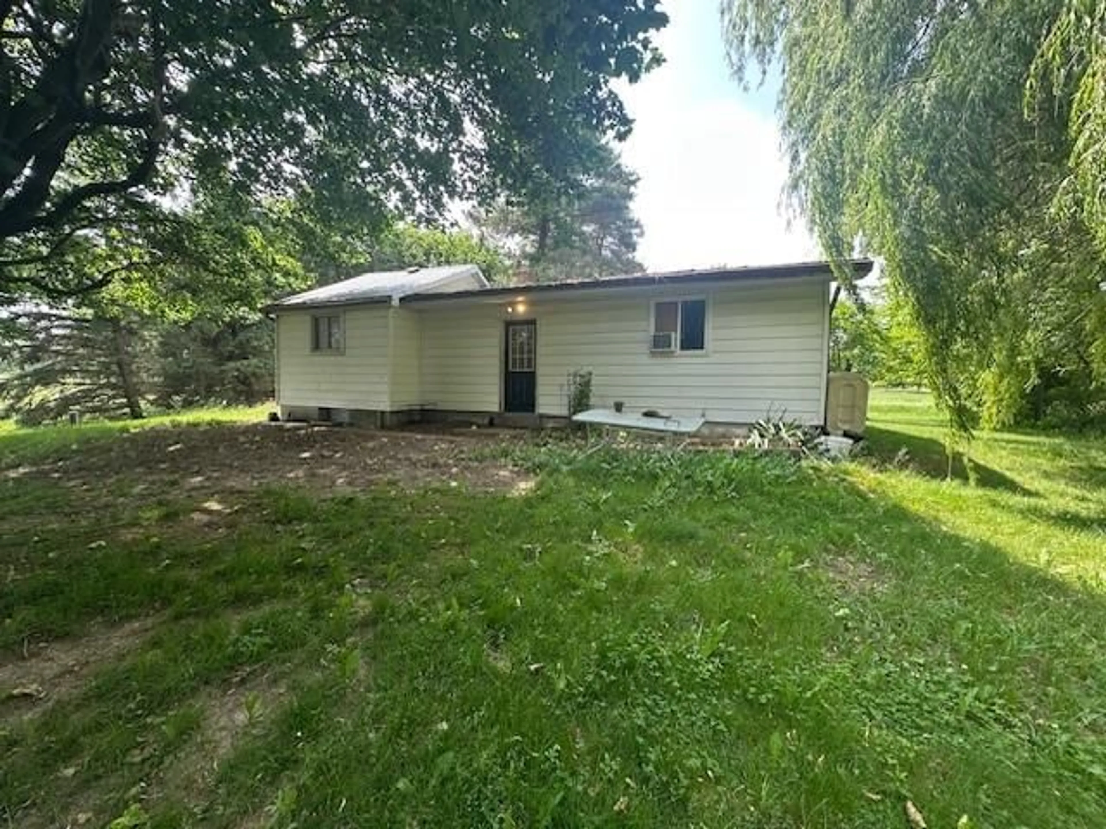 A pic from outside/outdoor area/front of a property/back of a property/a pic from drone, unknown for 10181 IVAN Dr, Ilderton Ontario N0M 2A0