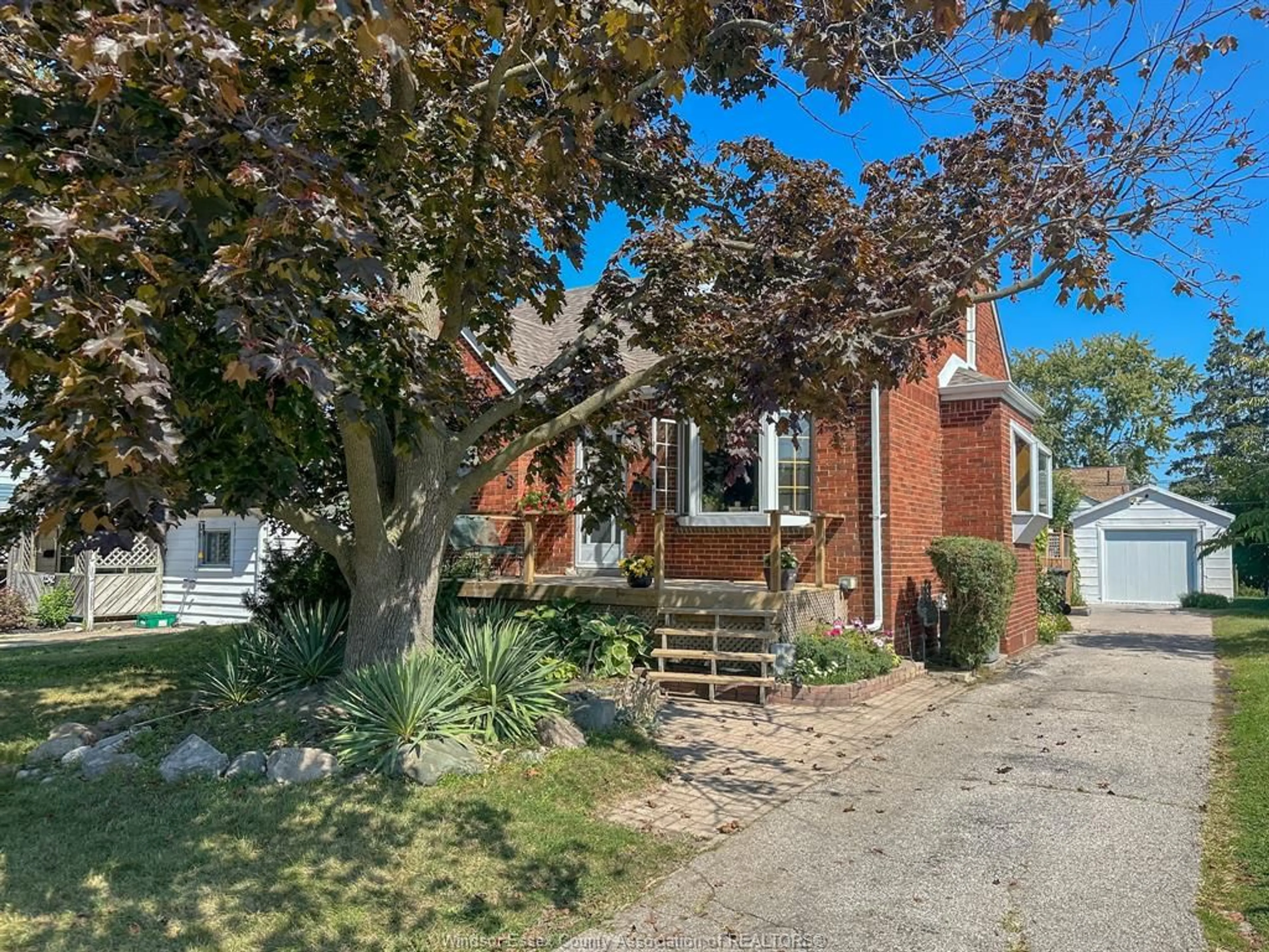 A pic from outside/outdoor area/front of a property/back of a property/a pic from drone, street for 2348 BERNARD, Windsor Ontario N8W 4R8