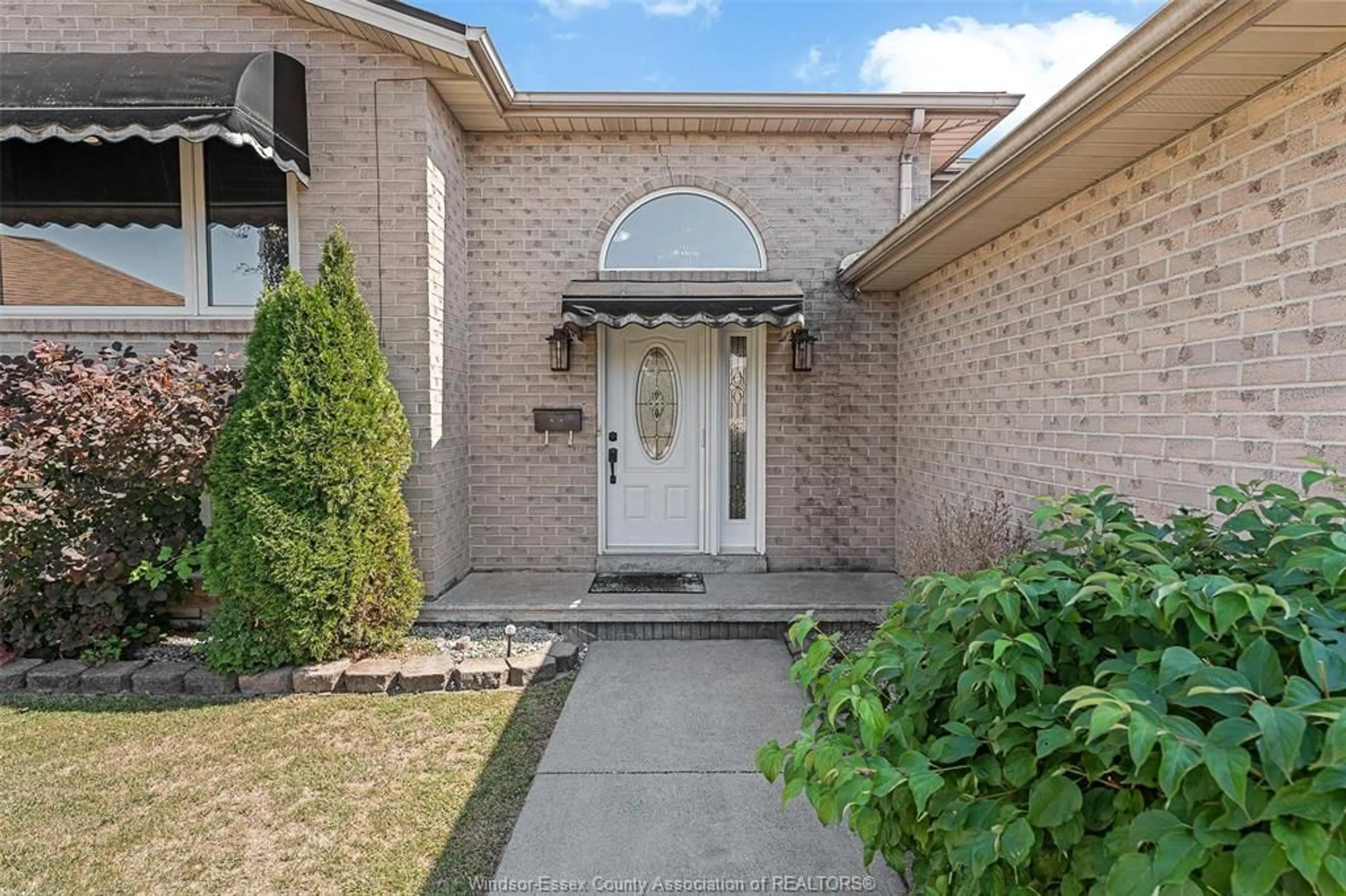 Unknown for 4141 ANTHONY Crt, Windsor Ontario N8W 5S9