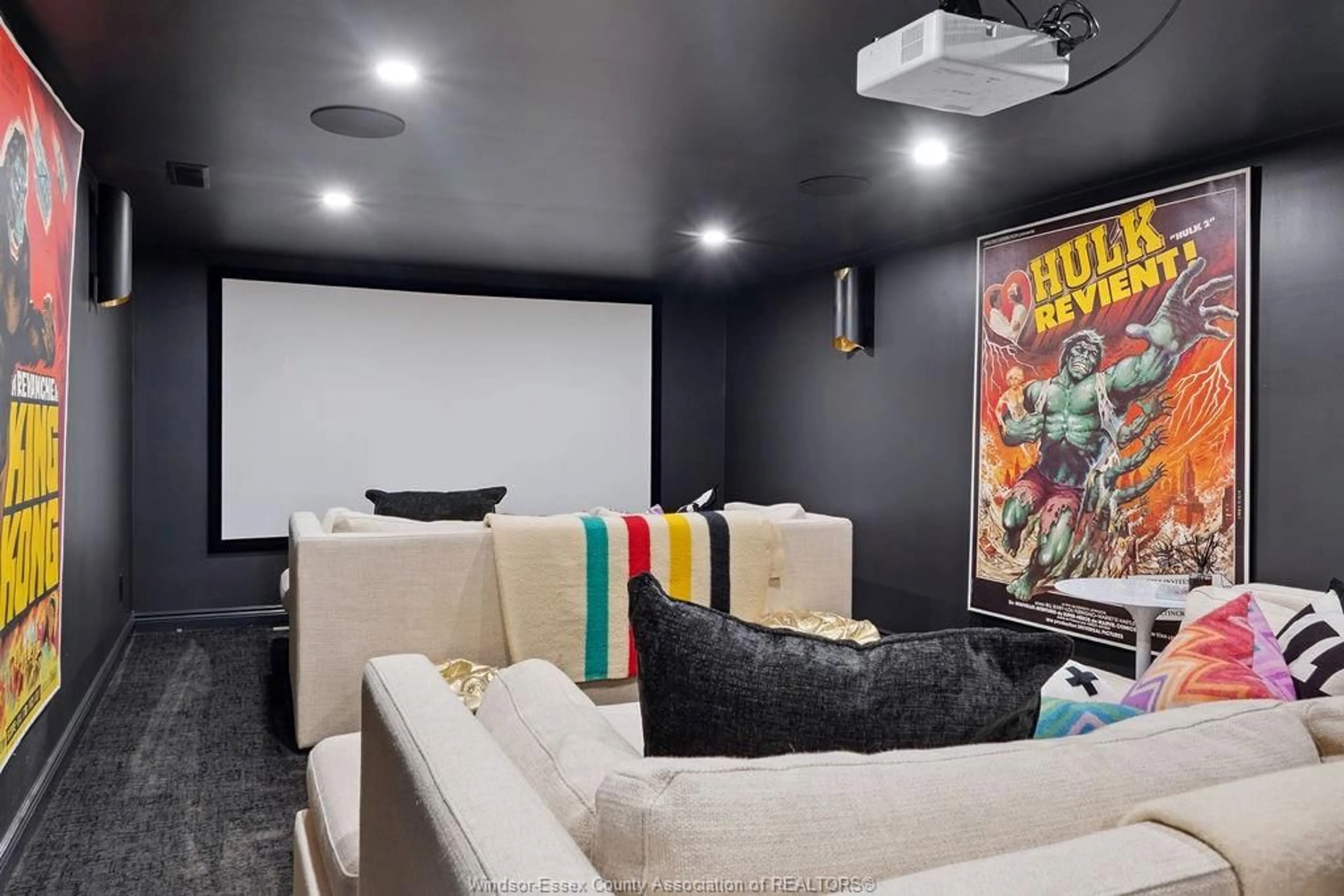 Home theater for 2035 WILLISTEAD Cres, Windsor Ontario N8Y 1K6
