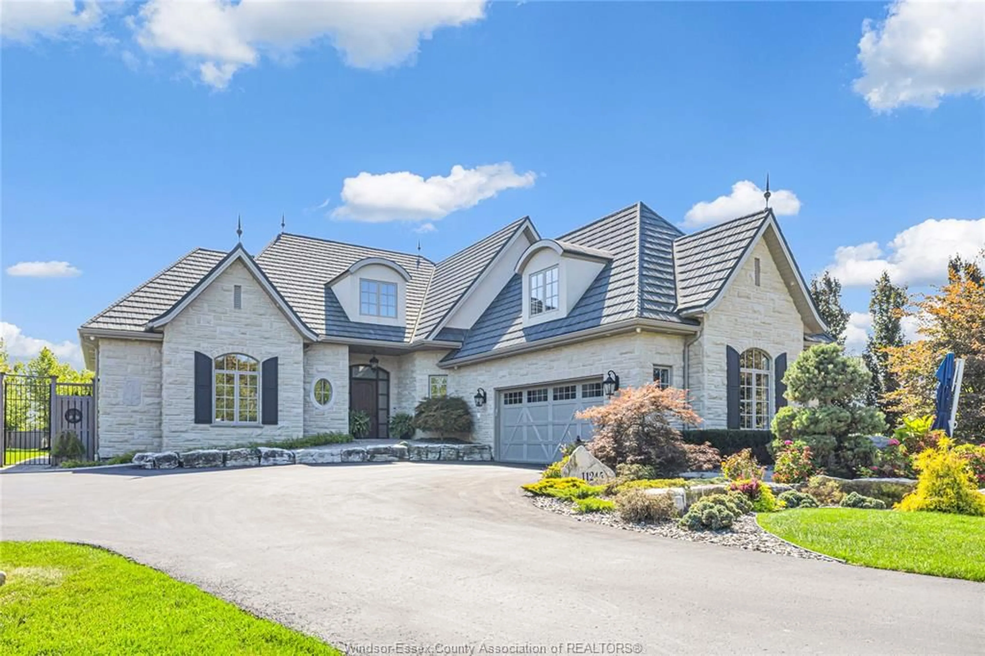 Unknown for 11245 RIVERSIDE Dr, Windsor Ontario N8P 1A5