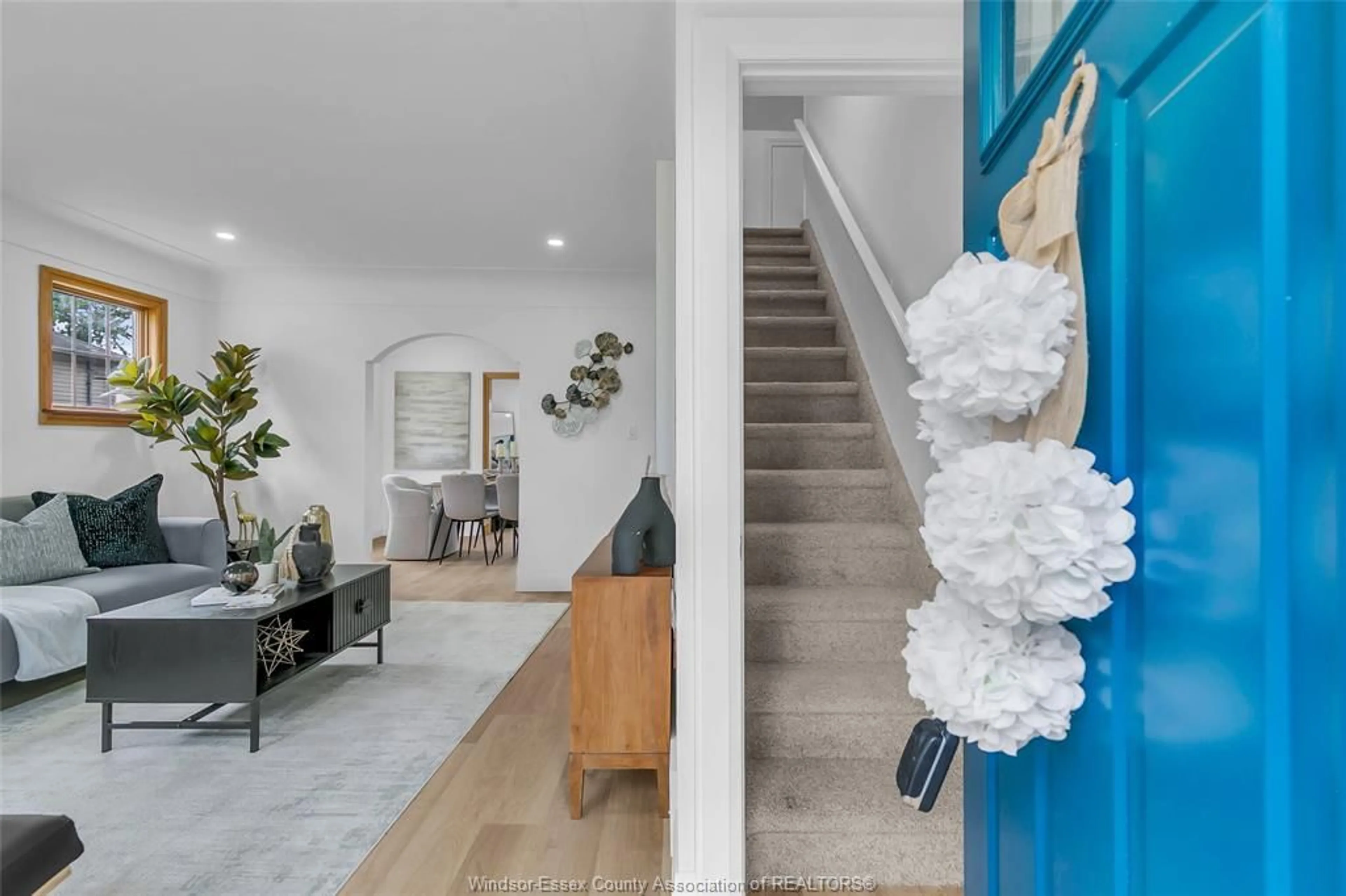 Indoor entryway for 3353 BYNG Rd, Windsor Ontario N8W 3H3