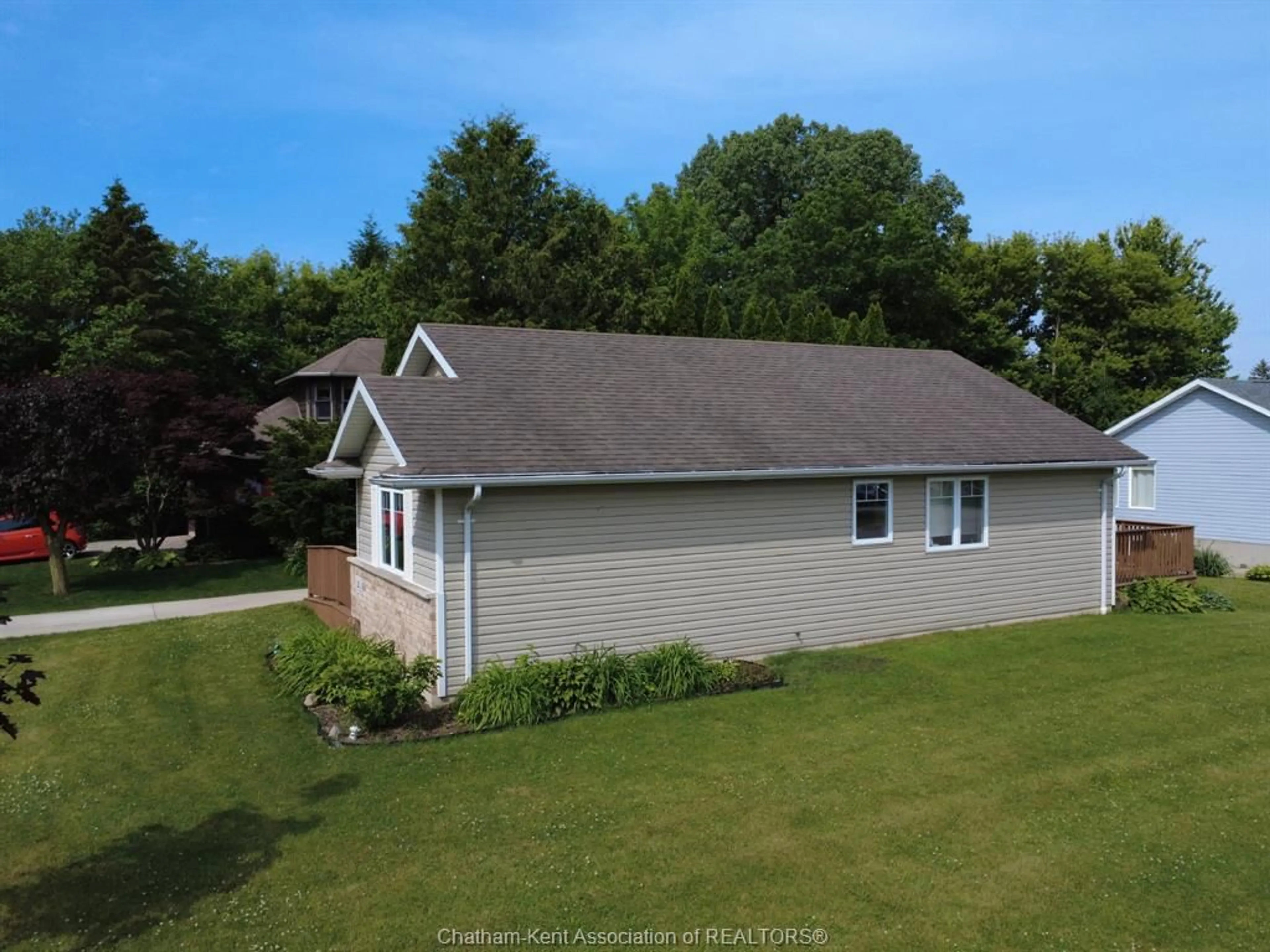 A pic from outside/outdoor area/front of a property/back of a property/a pic from drone, unknown for 23 Kyle Dr, Ridgetown Ontario N0P 2C0