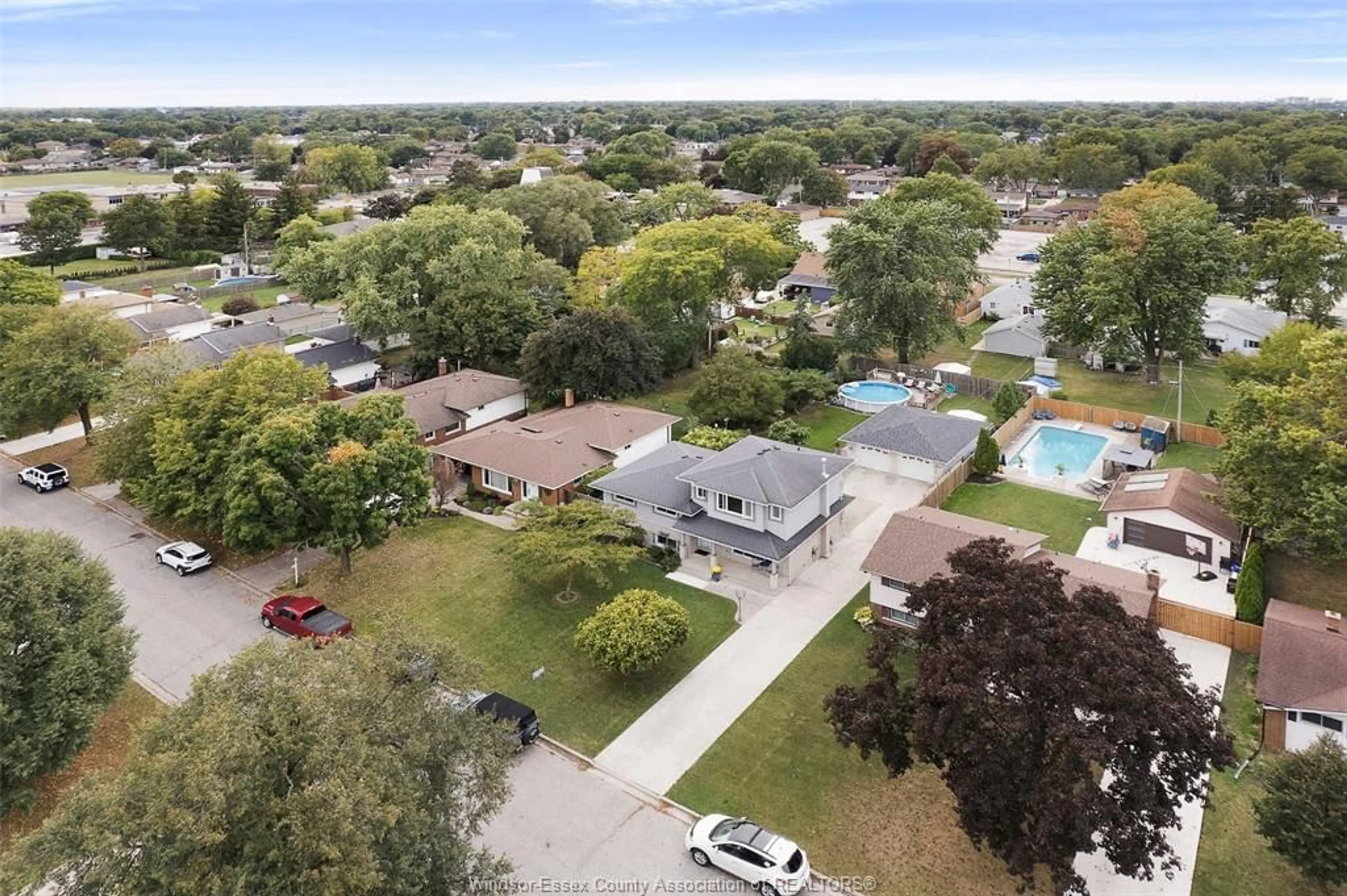 A pic from outside/outdoor area/front of a property/back of a property/a pic from drone, water/lake/river/ocean view for 341 GENEVIEVE St, Windsor Ontario N8S 3V7