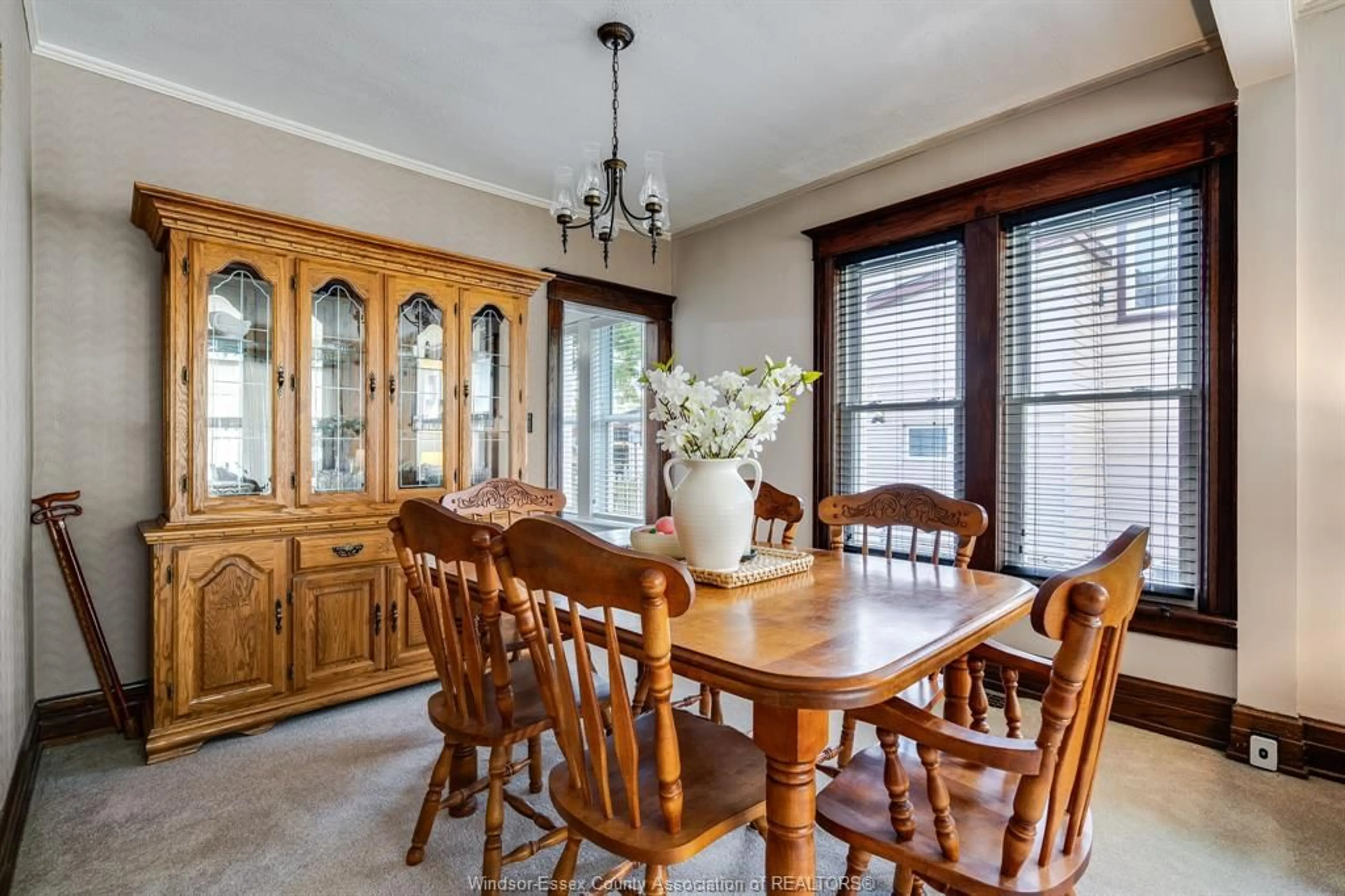 Dining room, wood/laminate floor for 48 Orange St, Leamington Ontario N8H 1P7