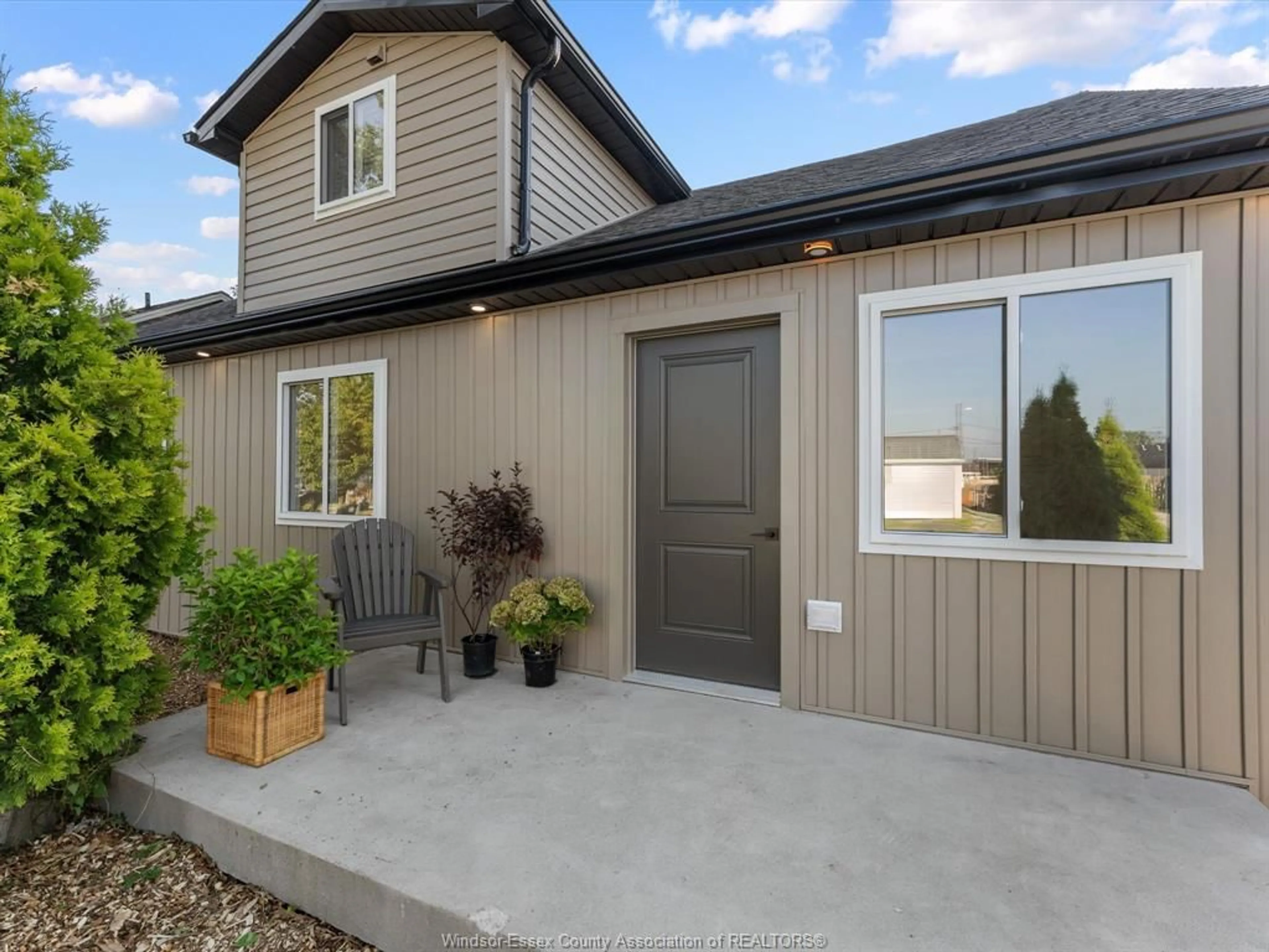 Home with vinyl exterior material, street for 2738 CHANDLER Rd, Windsor Ontario N8W 4B5