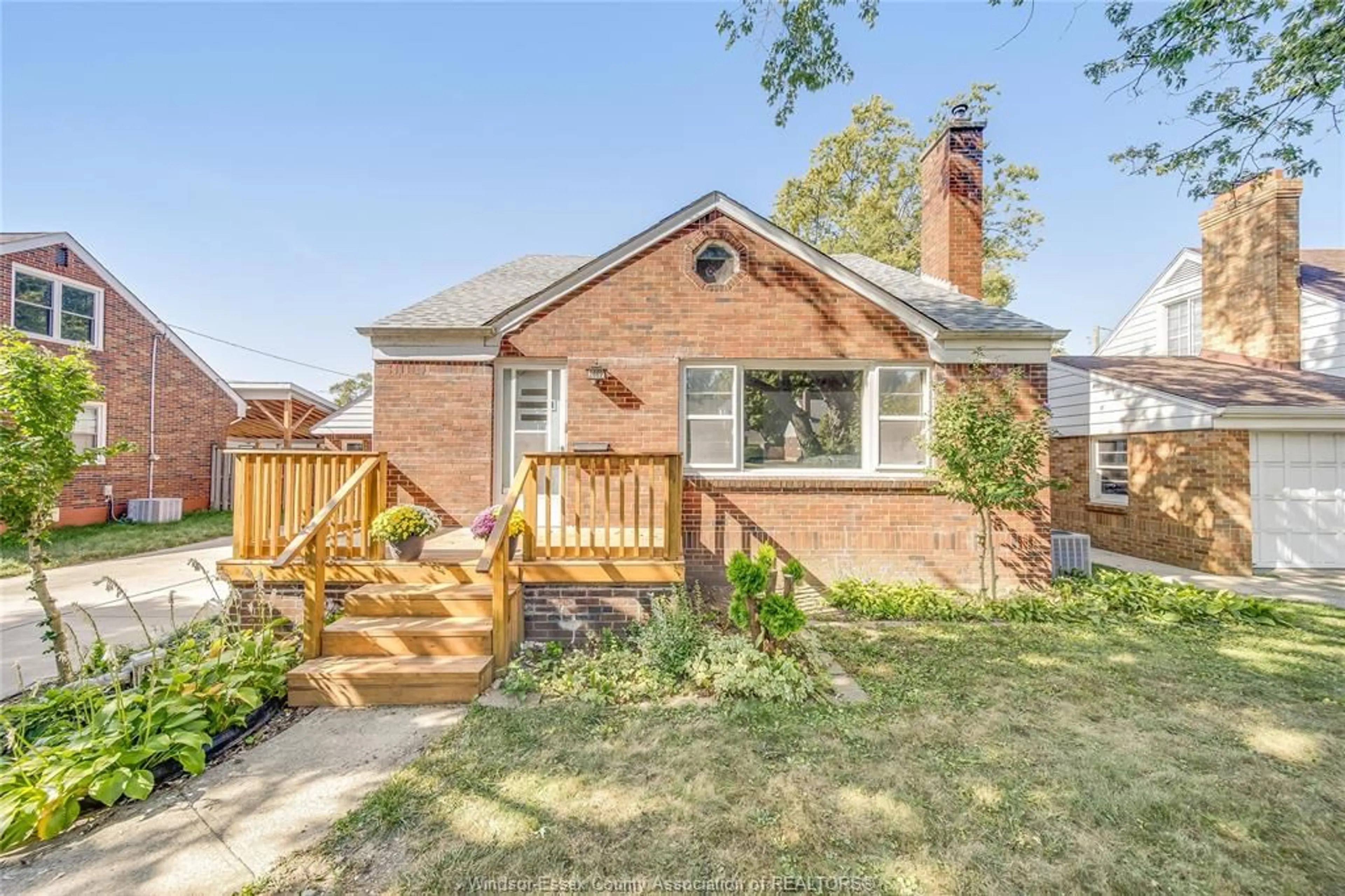 Home with brick exterior material, street for 2889 ALEXANDRA Ave, Windsor Ontario N9A 2J8