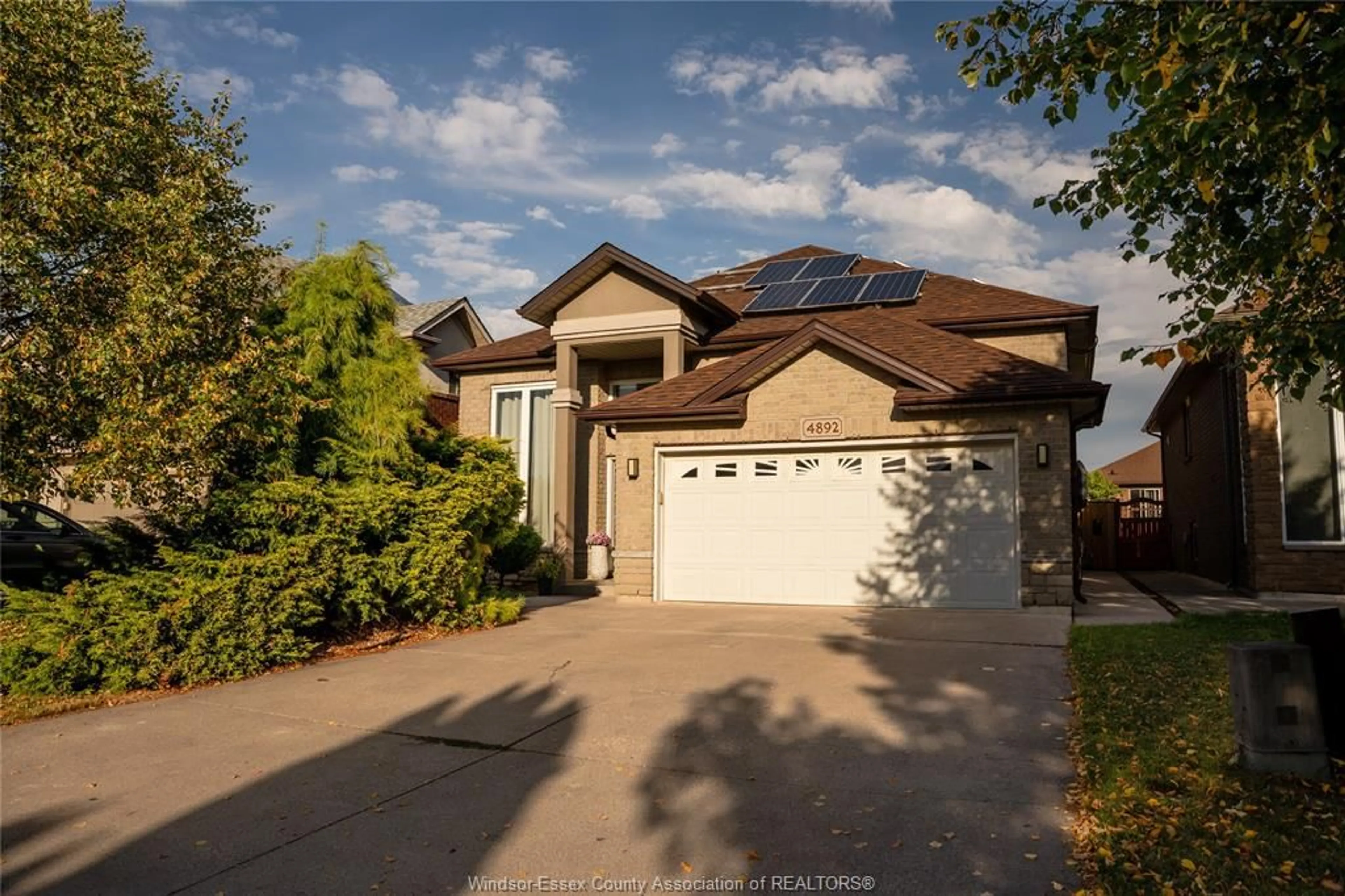 Home with brick exterior material, unknown for 4892 BARCELONA Cres, Windsor Ontario N9G 3G1