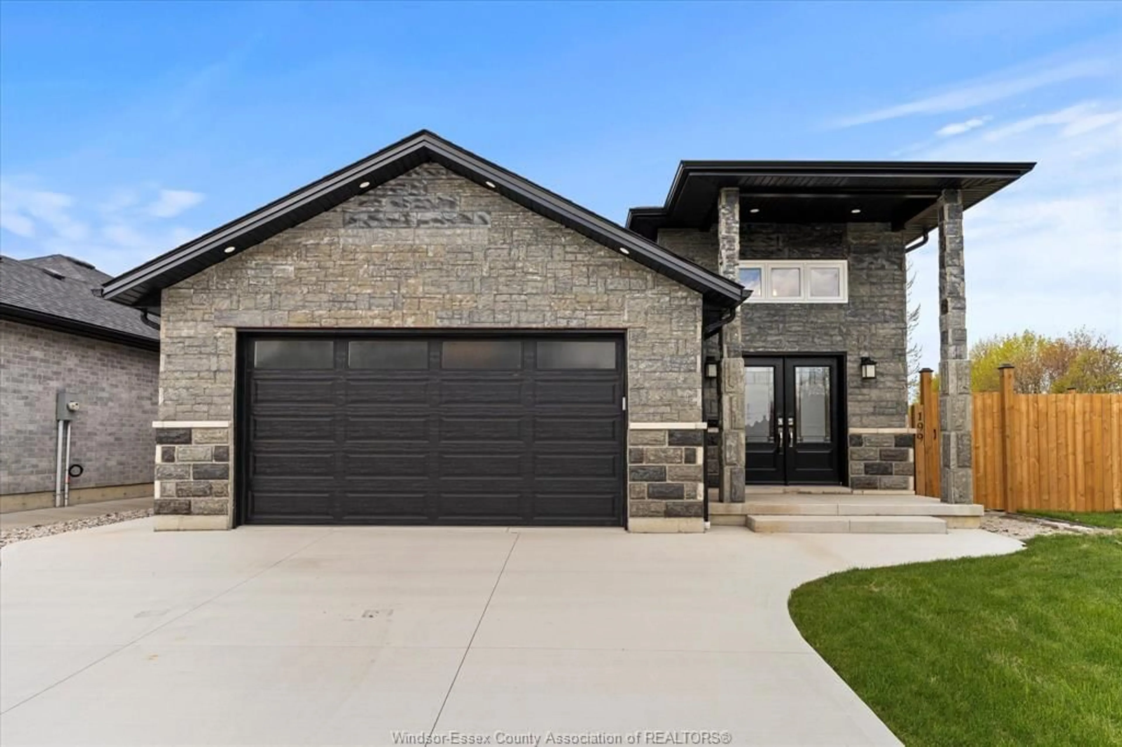 Home with brick exterior material, street for 199 THOMAS Ave, Wallaceburg Ontario N8A 5H6