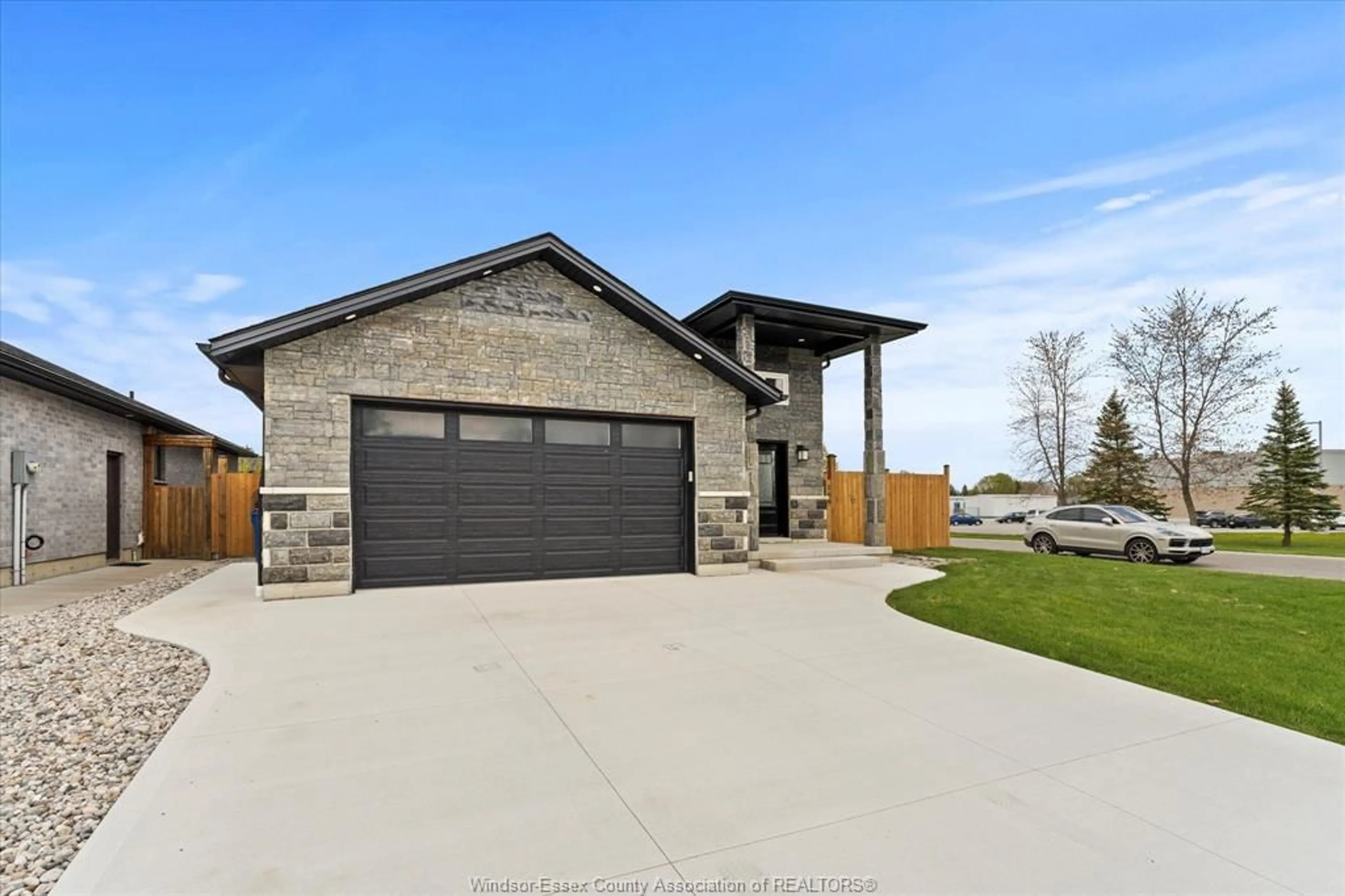 Home with brick exterior material, street for 199 THOMAS Ave, Wallaceburg Ontario N8A 5H6