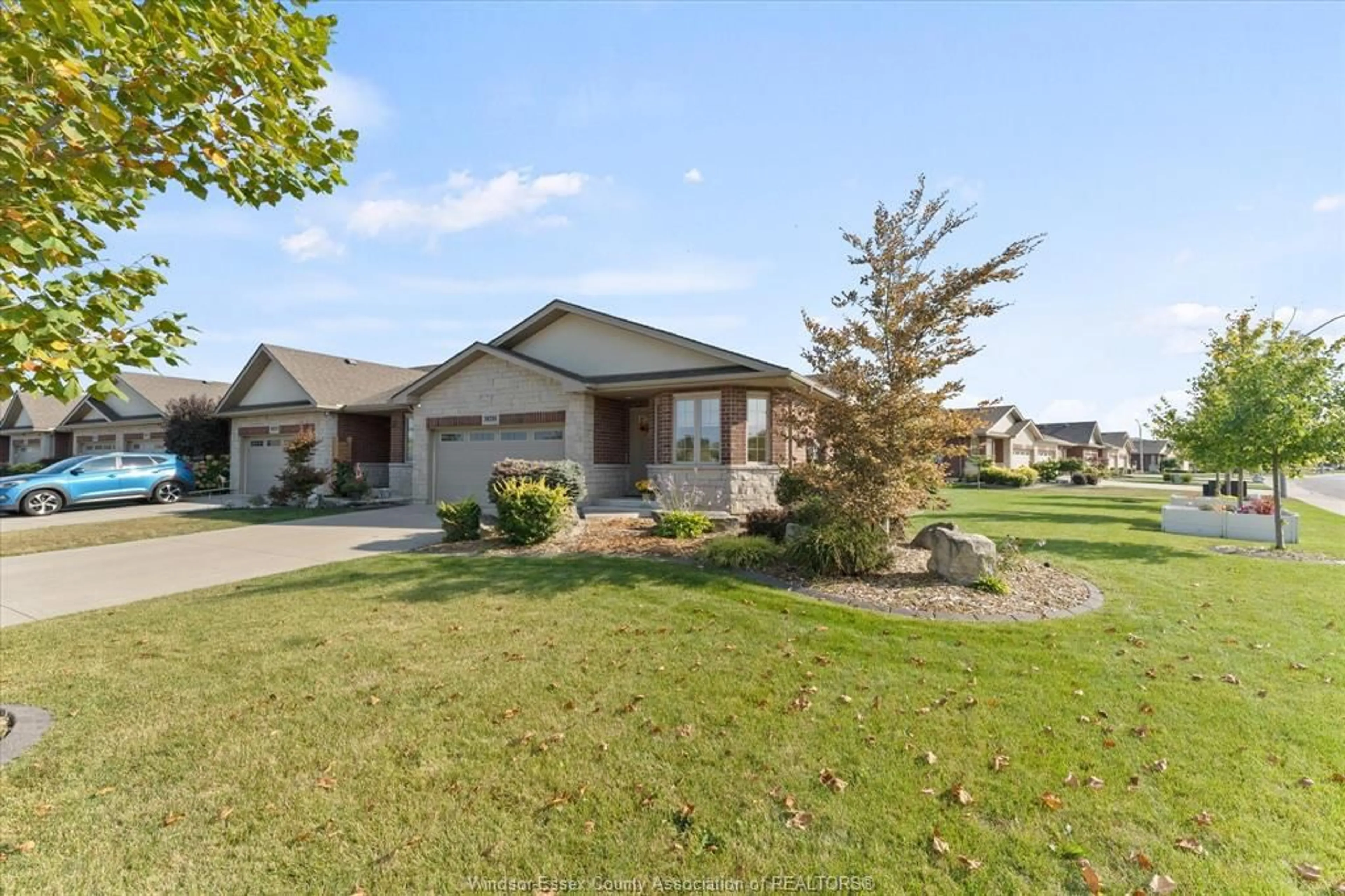 A pic from outside/outdoor area/front of a property/back of a property/a pic from drone, street for 10201 BEVERLY GLEN St, Windsor Ontario N8P 0C2