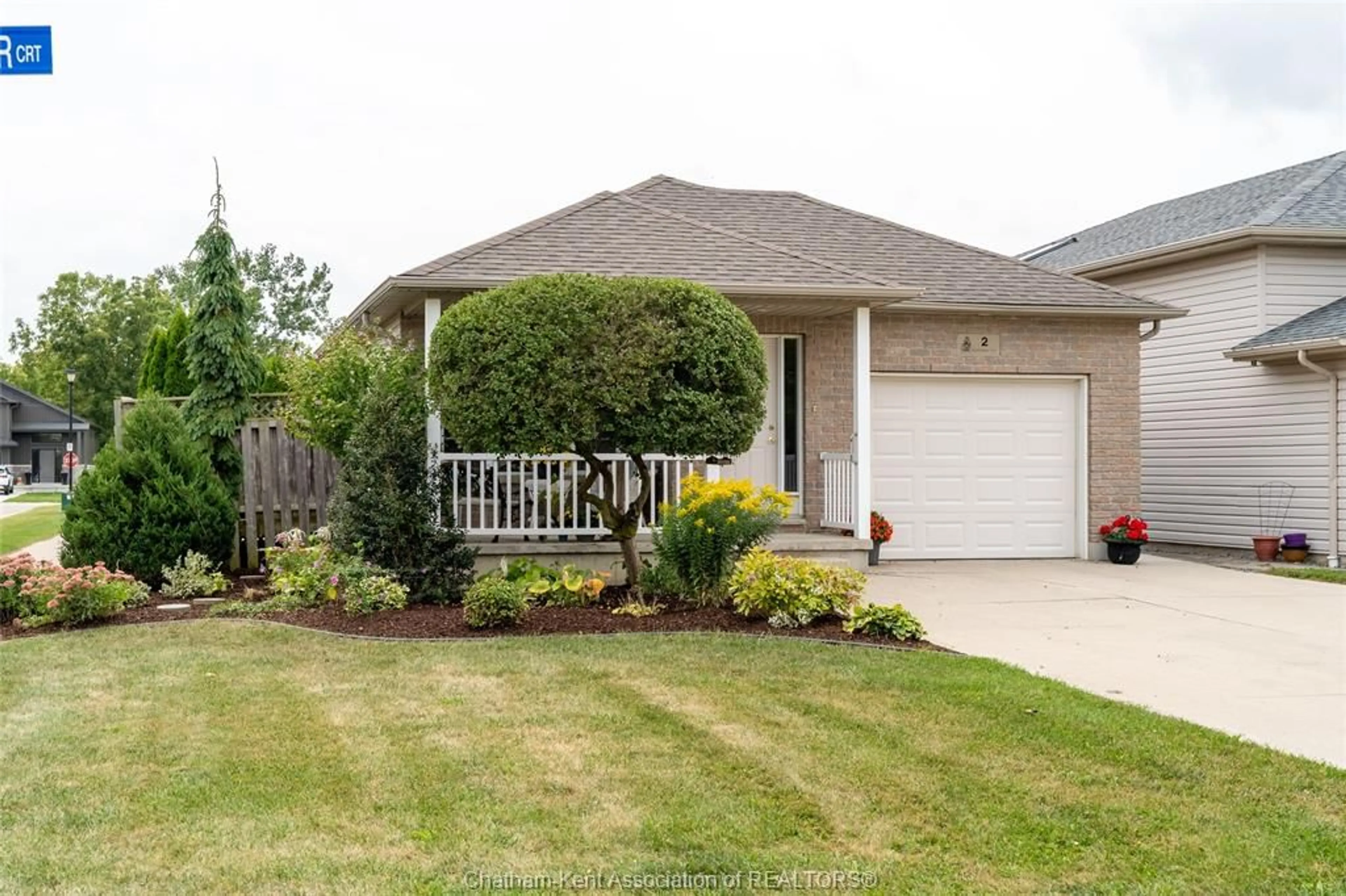 Home with vinyl exterior material, street for 2 Frobisher Crt, Chatham Ontario N7L 5P9