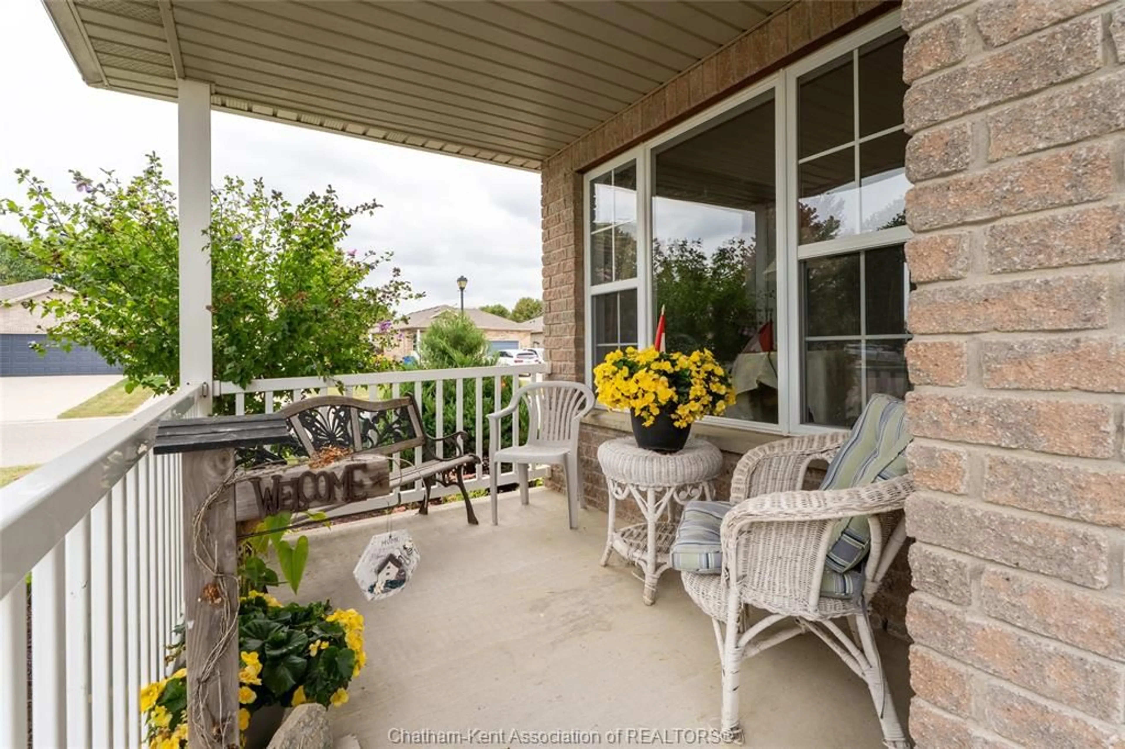 Patio, water/lake/river/ocean view for 2 Frobisher Crt, Chatham Ontario N7L 5P9