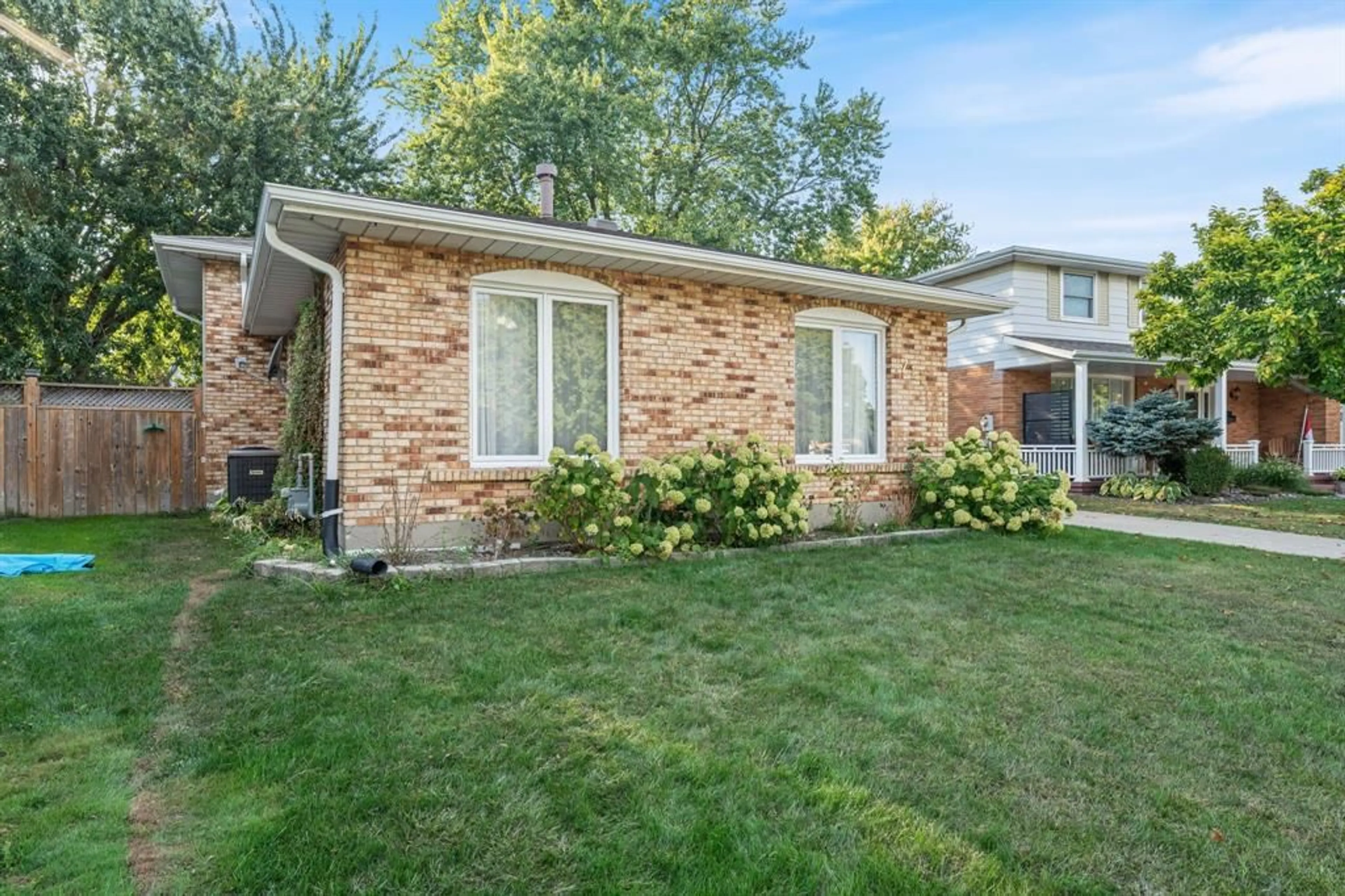 Home with brick exterior material, street for 711 Frost Crt, Sarnia Ontario N7S 4H2