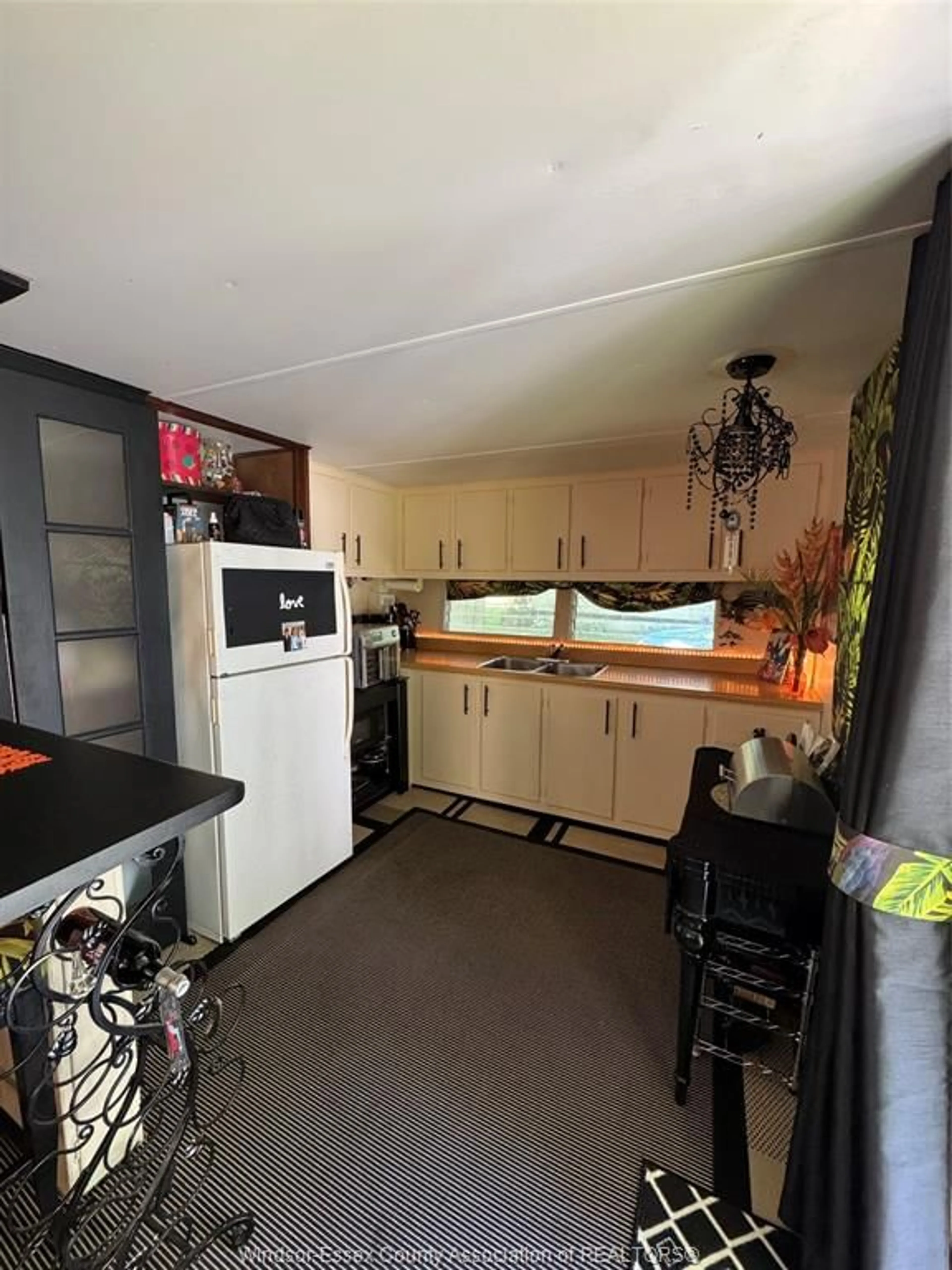 Standard kitchen, unknown for 445 COUNTY ROAD 50 E  #4, Essex Ontario N0R 1G0
