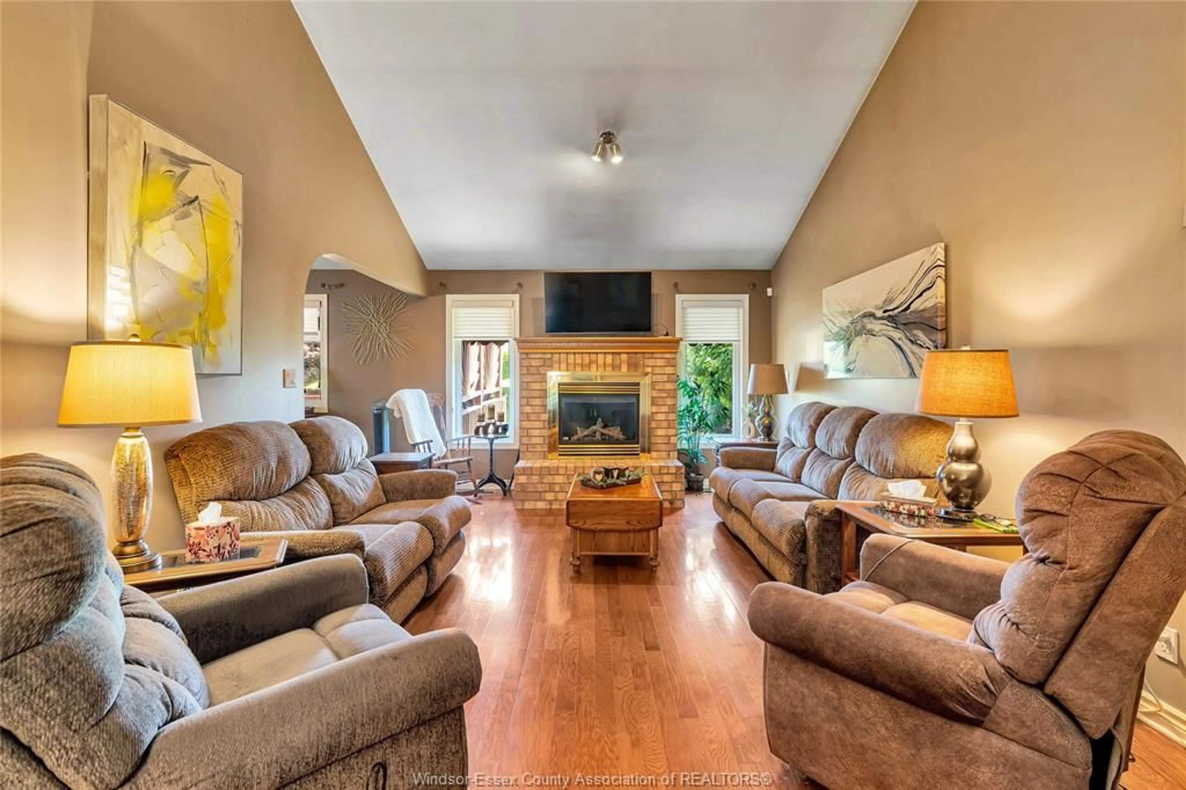 Living room with furniture, unknown for 21 CONSERVATION Blvd, Kingsville Ontario N9Y 4E4