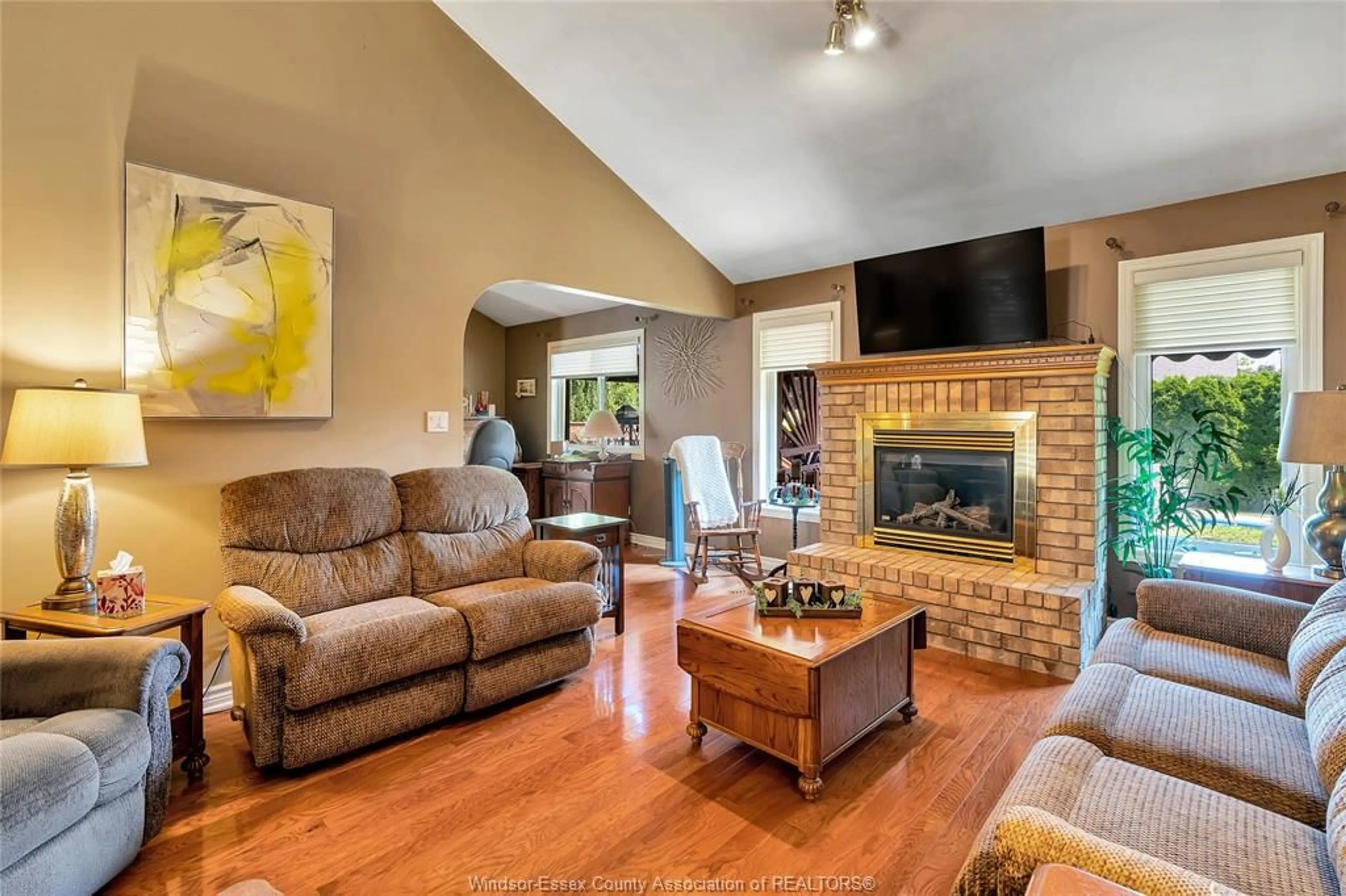 Living room with furniture, unknown for 21 CONSERVATION Blvd, Kingsville Ontario N9Y 4E4