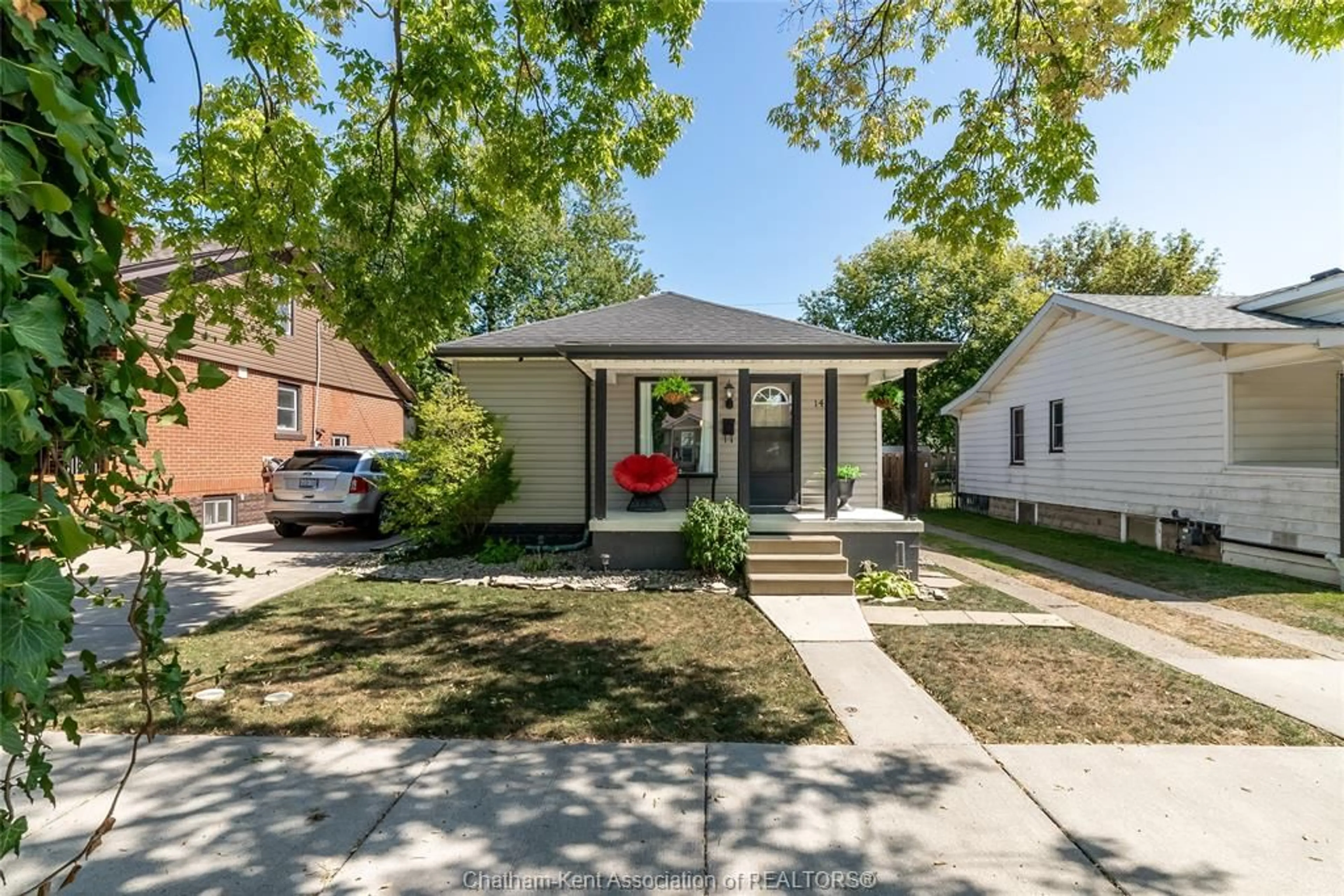 Home with brick exterior material, street for 1424 Arthur Rd, Windsor Ontario N8Y 3Y7