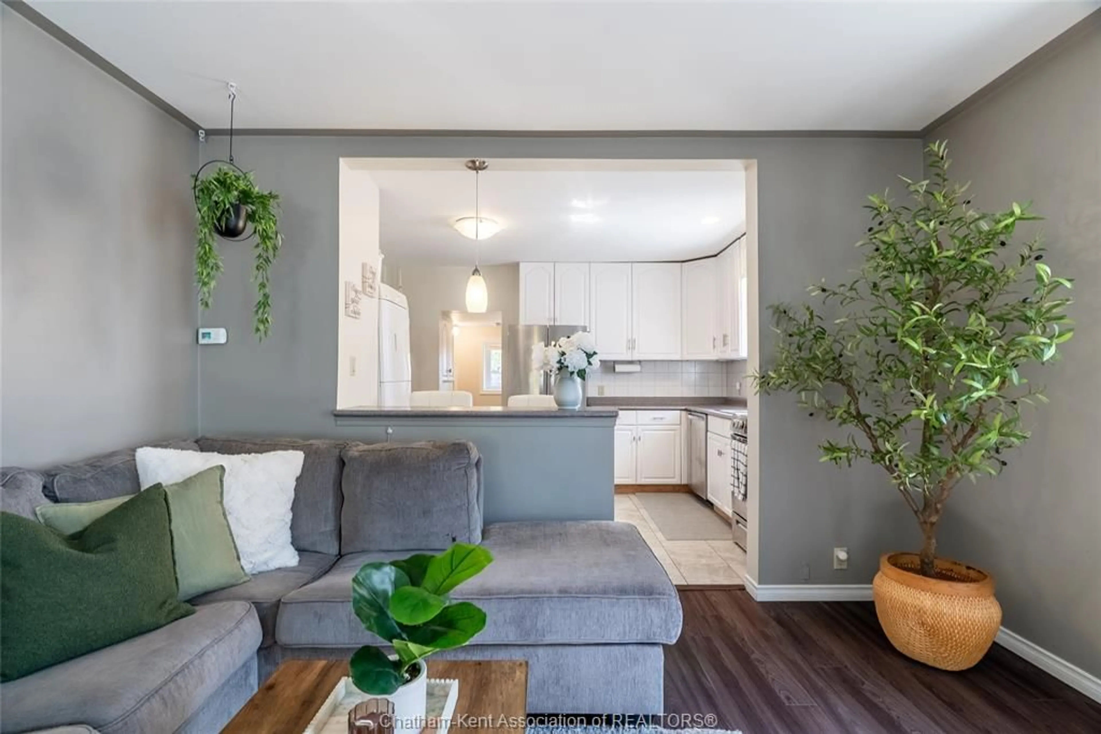 Open concept kitchen, unknown for 1424 Arthur Rd, Windsor Ontario N8Y 3Y7