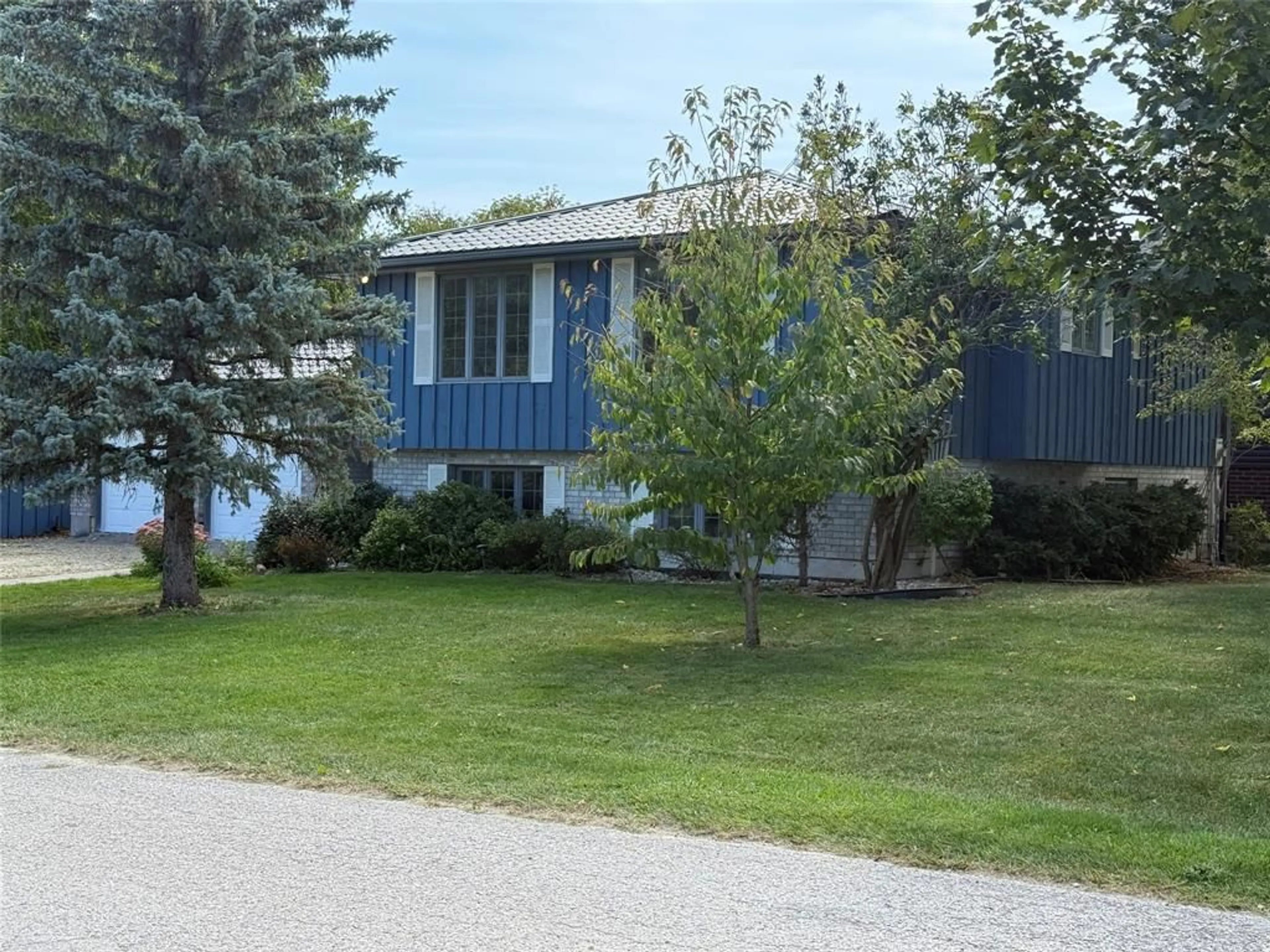 Home with vinyl exterior material, unknown for 69 NELSON St, Lambton Shores Ontario N0M 2N0