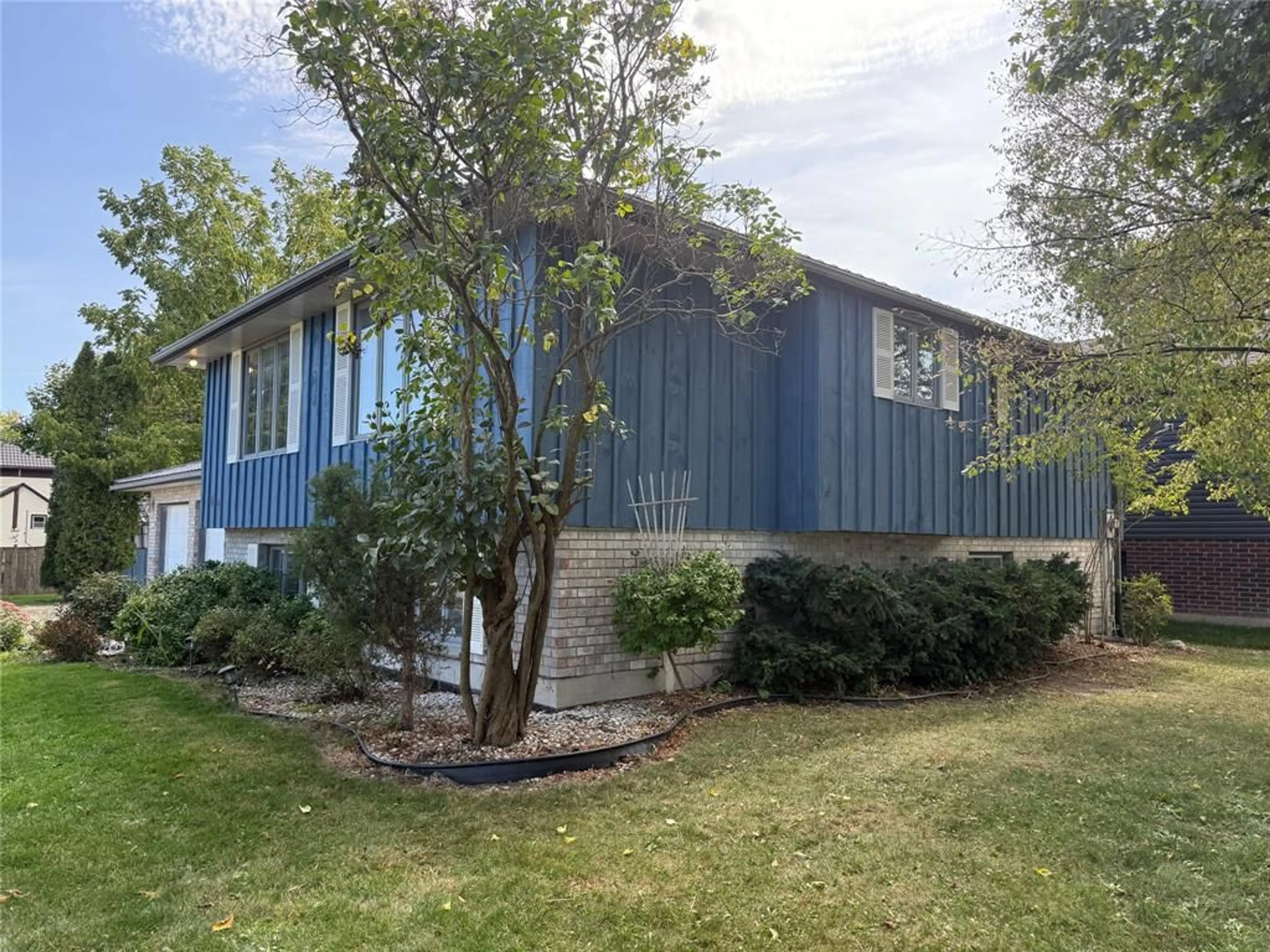 Home with vinyl exterior material, unknown for 69 NELSON St, Lambton Shores Ontario N0M 2N0