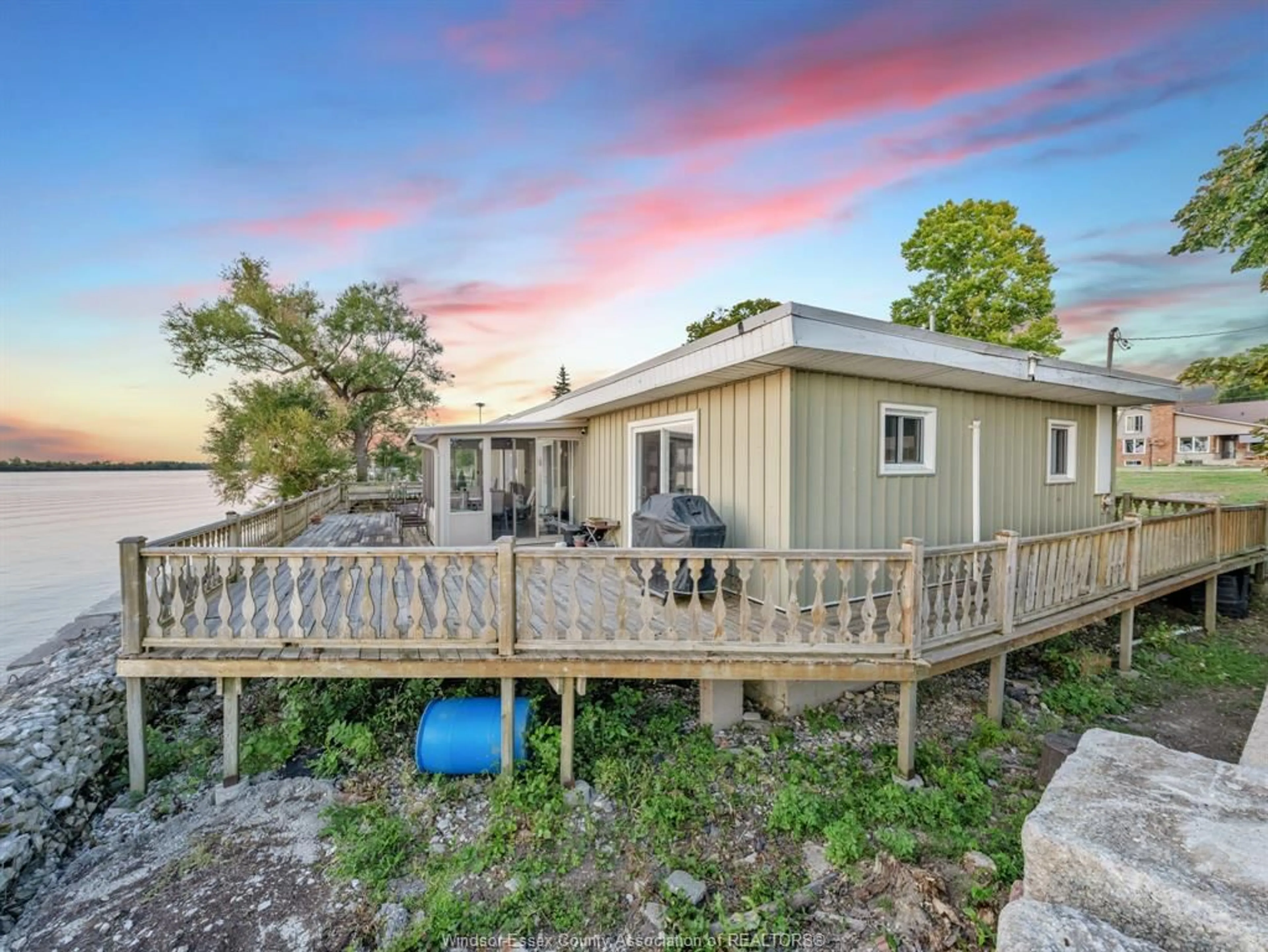 A pic from outside/outdoor area/front of a property/back of a property/a pic from drone, unknown for 1166 FRONT Rd, Amherstburg Ontario N9V 2M6