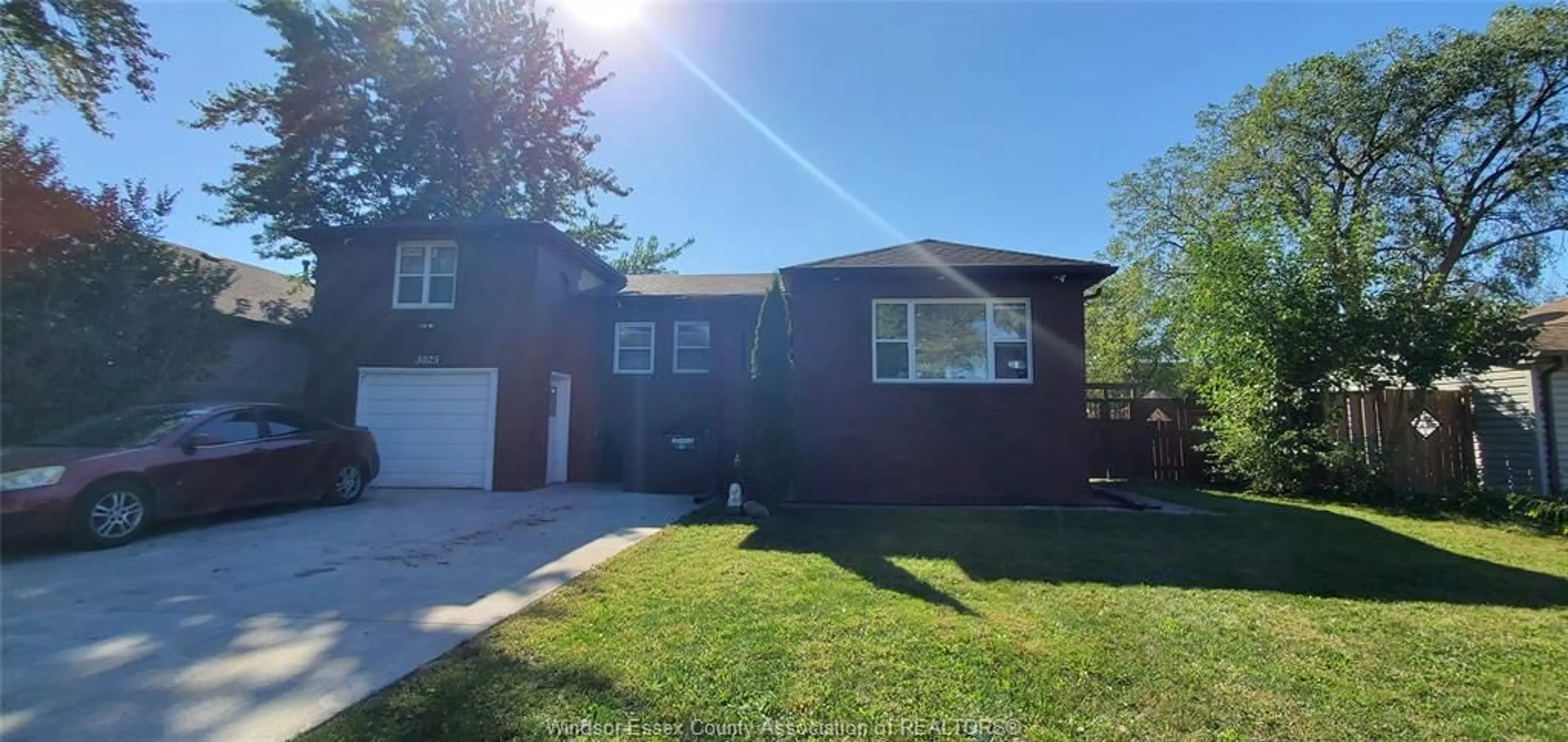 Home with vinyl exterior material, street for 3025 WOODLAWN Ave, Windsor Ontario N8W 2H8