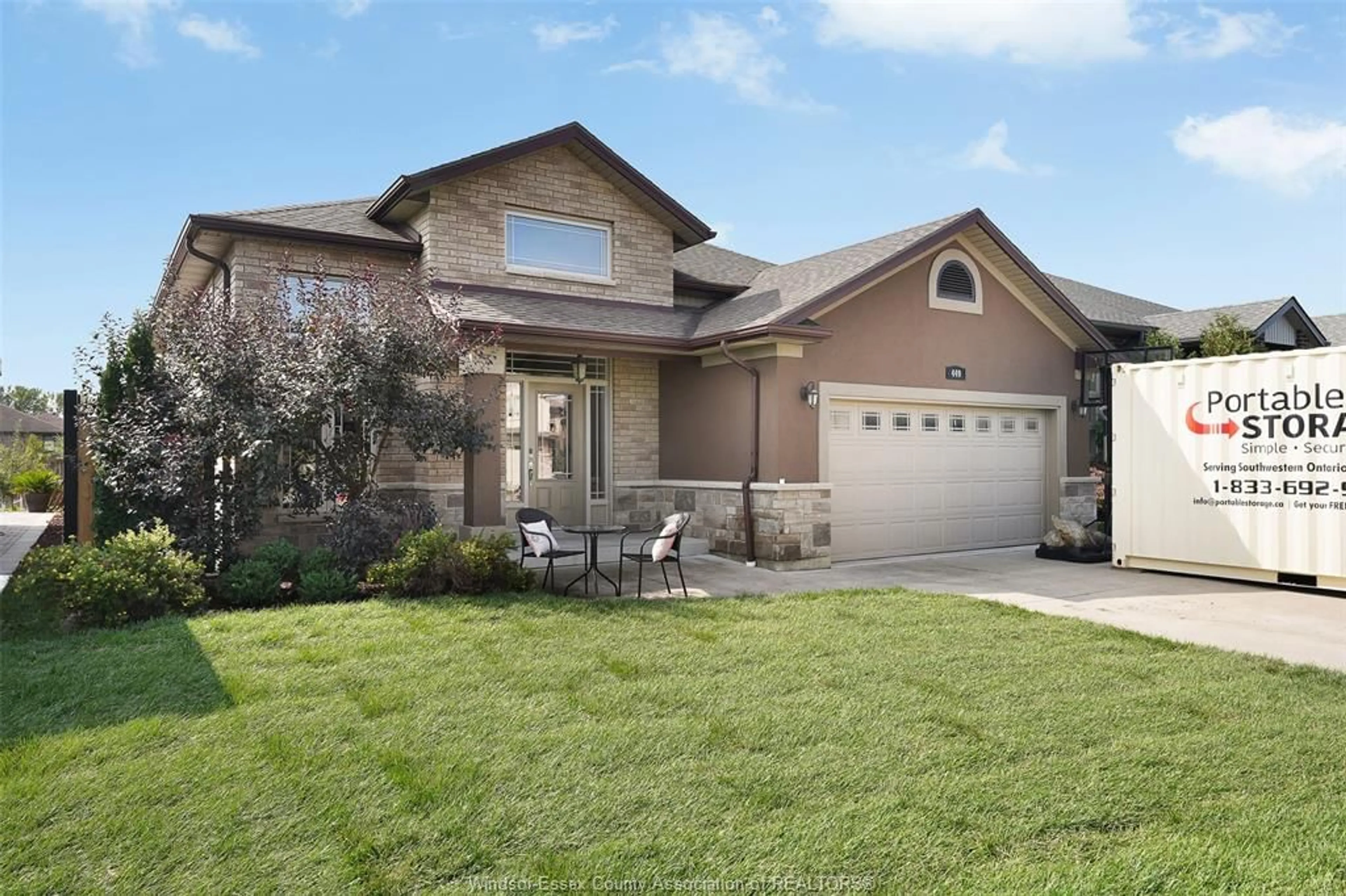 Home with vinyl exterior material, street for 449 BROWN, Amherstburg Ontario N9V 0B8