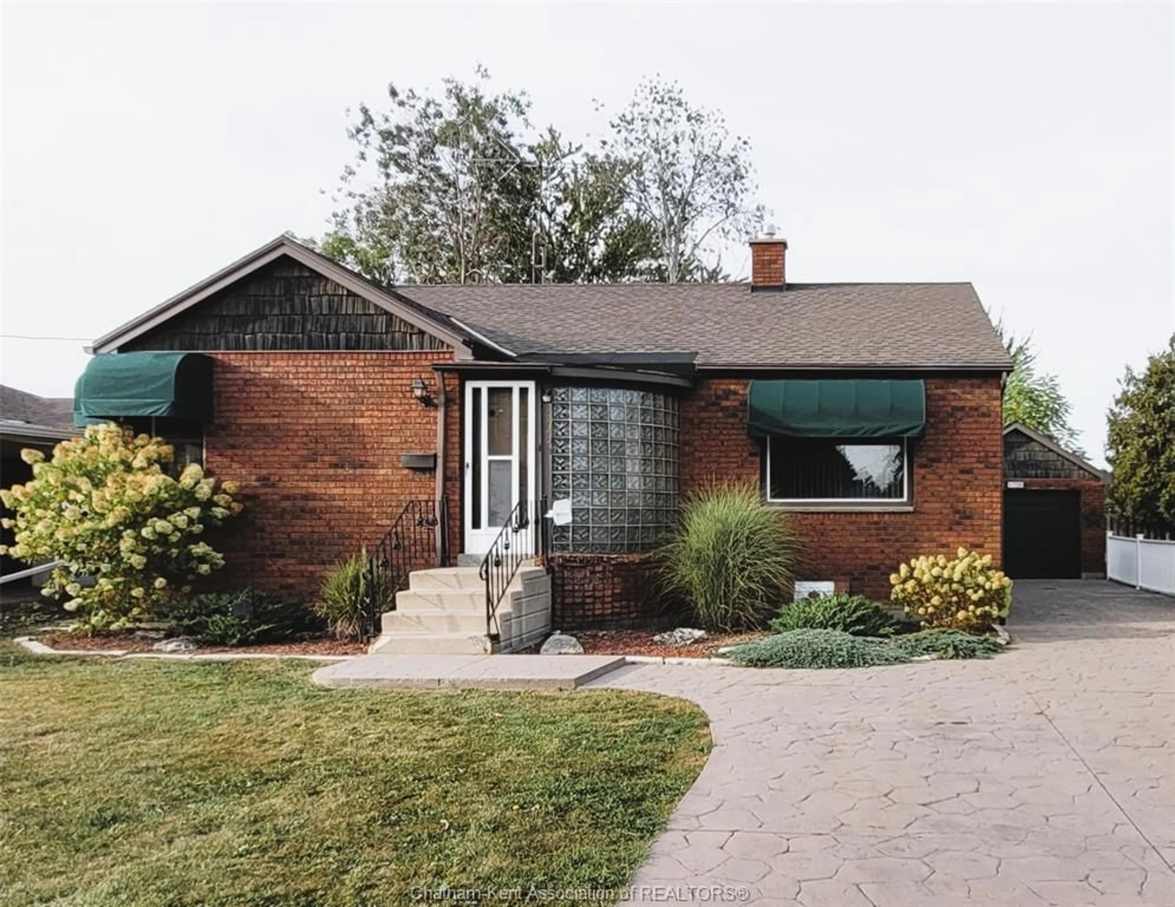 Home with brick exterior material, street for 1720 Dufferin Ave, Wallaceburg Ontario N8A 2X4